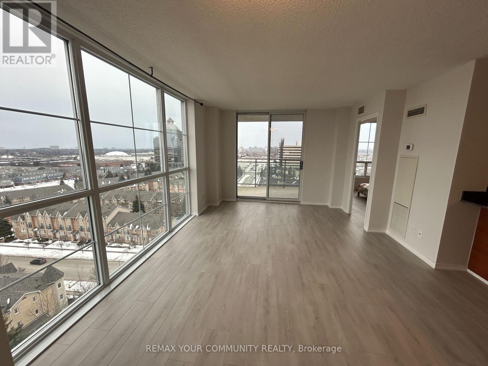 15C - 8 ROSEBANK DRIVE, Toronto, Ontario