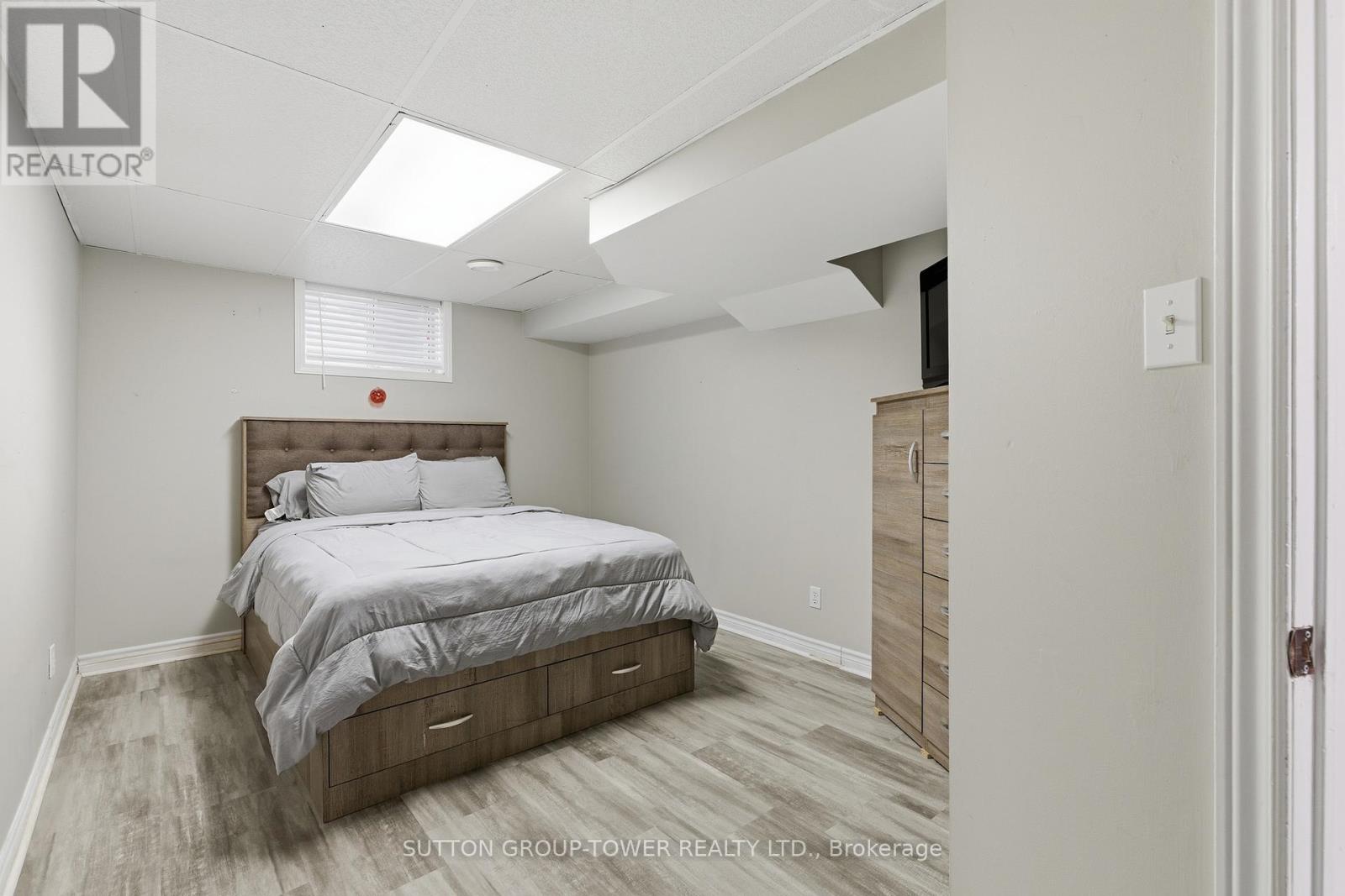 360 Dunsmore Lane, Barrie (Georgian Drive), Ontario  L4M 7B2 - Photo 12 - S12936452