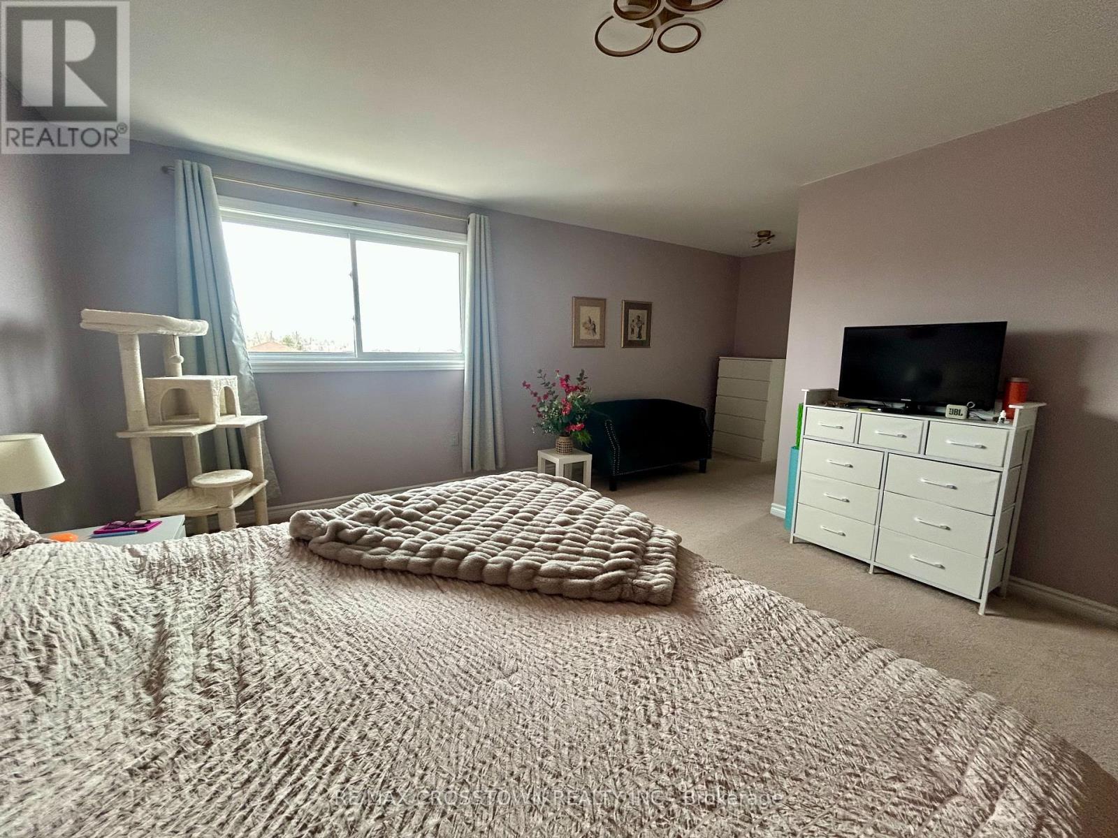 Main - 32 Ryan Court, Barrie (Little Lake), Ontario  L4M 6N7 - Photo 18 - S12936514