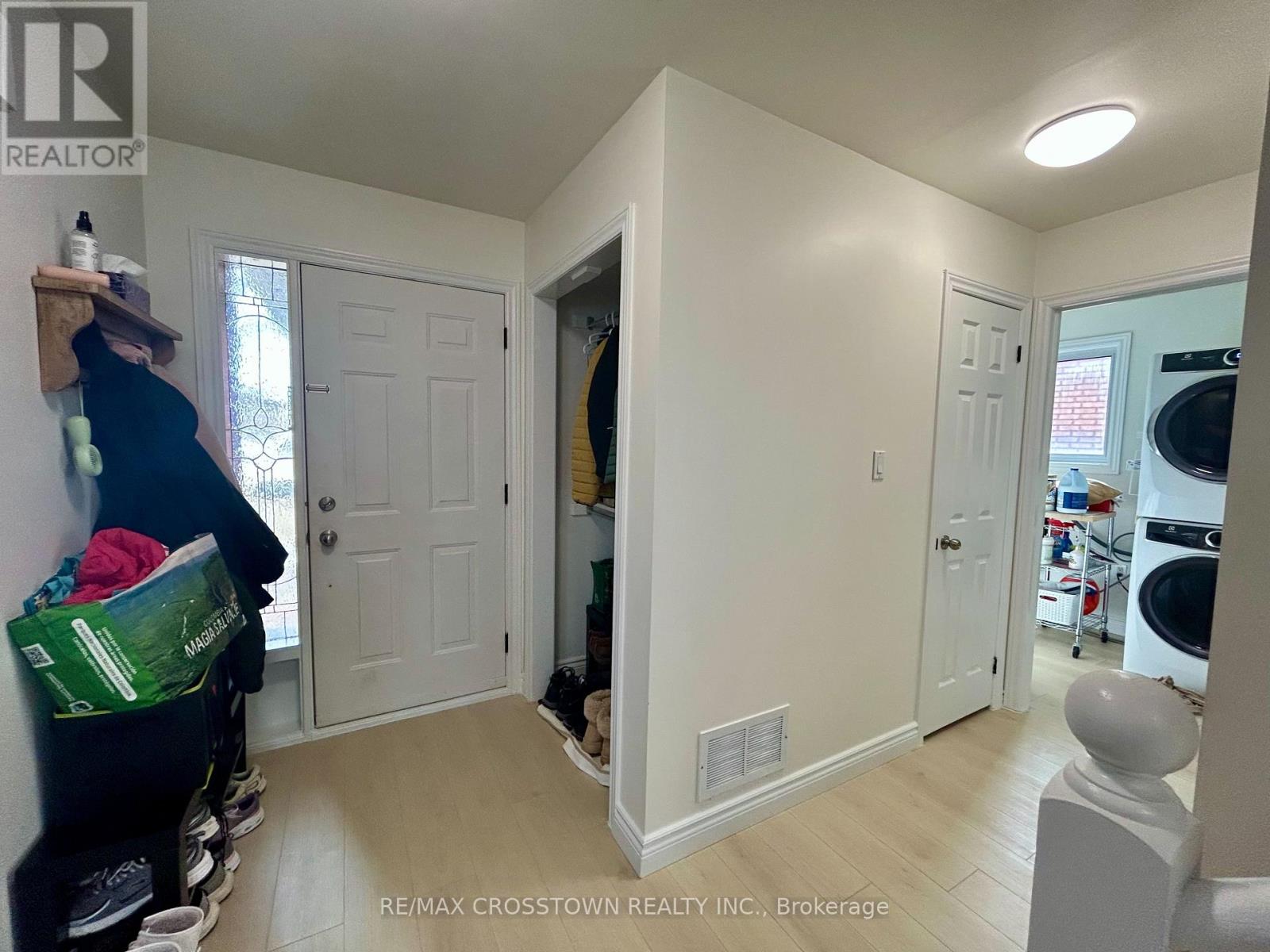 Main - 32 Ryan Court, Barrie (Little Lake), Ontario  L4M 6N7 - Photo 2 - S12936514