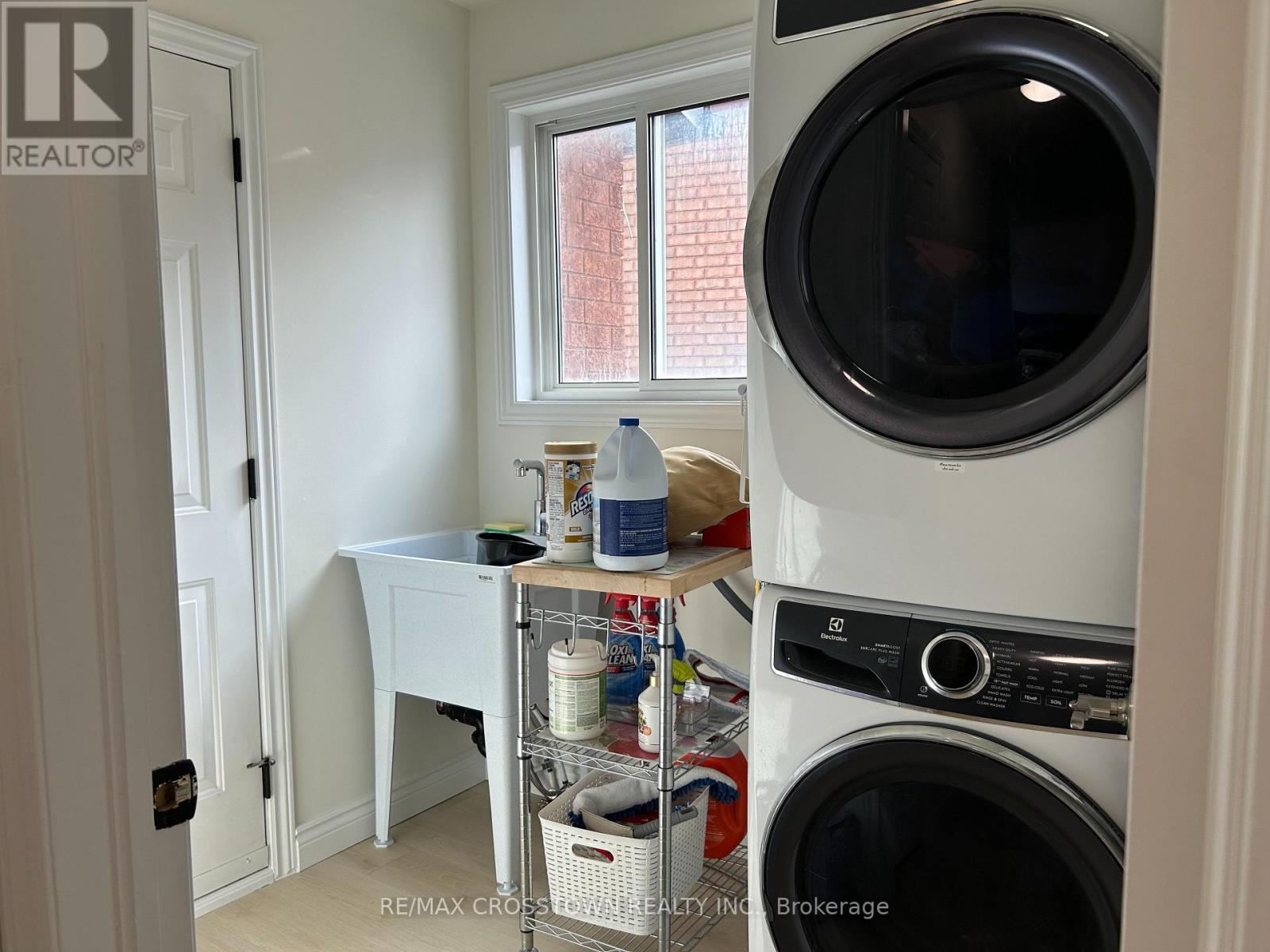 Main - 32 Ryan Court, Barrie (Little Lake), Ontario  L4M 6N7 - Photo 4 - S12936514