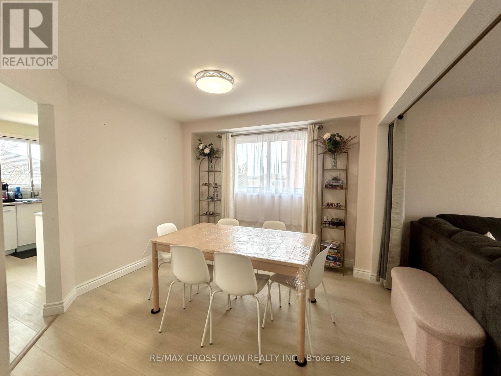 Main - 32 Ryan Court, Barrie (Little Lake), Ontario  L4M 6N7 - Photo 8 - S12936514