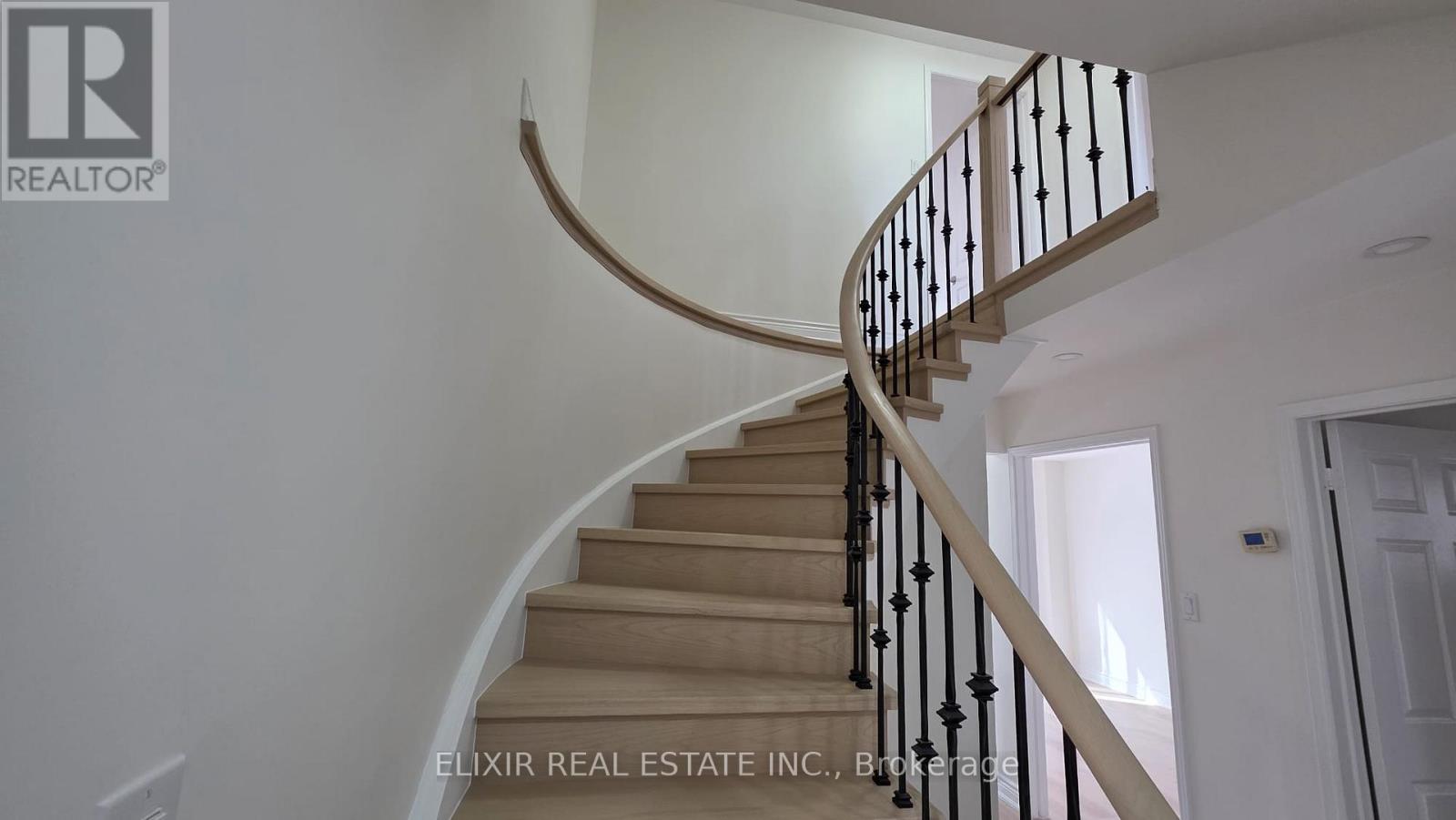 #upper - 41 Blair Crescent, Barrie (Grove East), Ontario  L4M 5Y6 - Photo 13 - S12936570