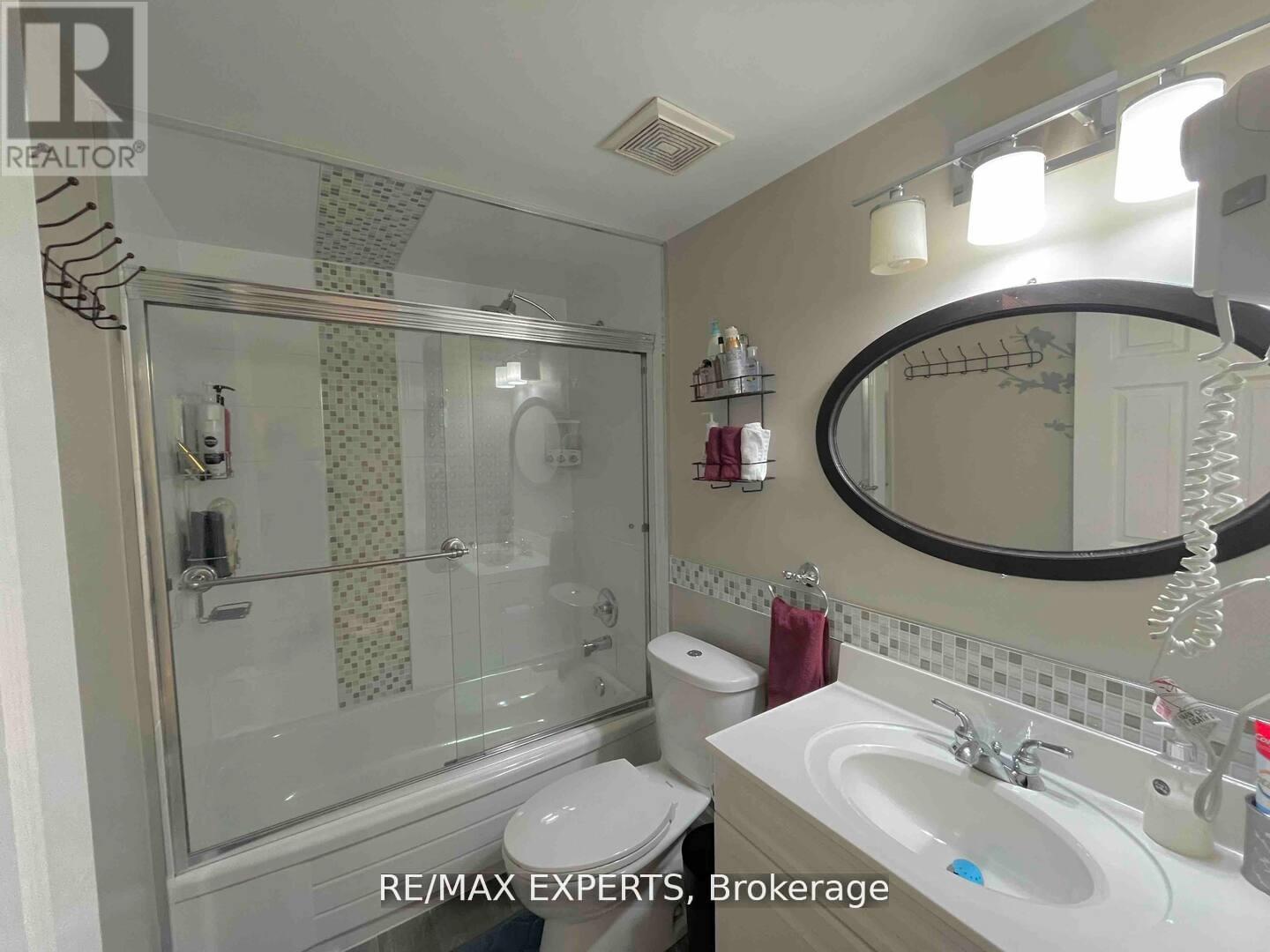 482 Malaga Road, Mississauga, Ontario  L5B 3W2 - Photo 38 - W12936260