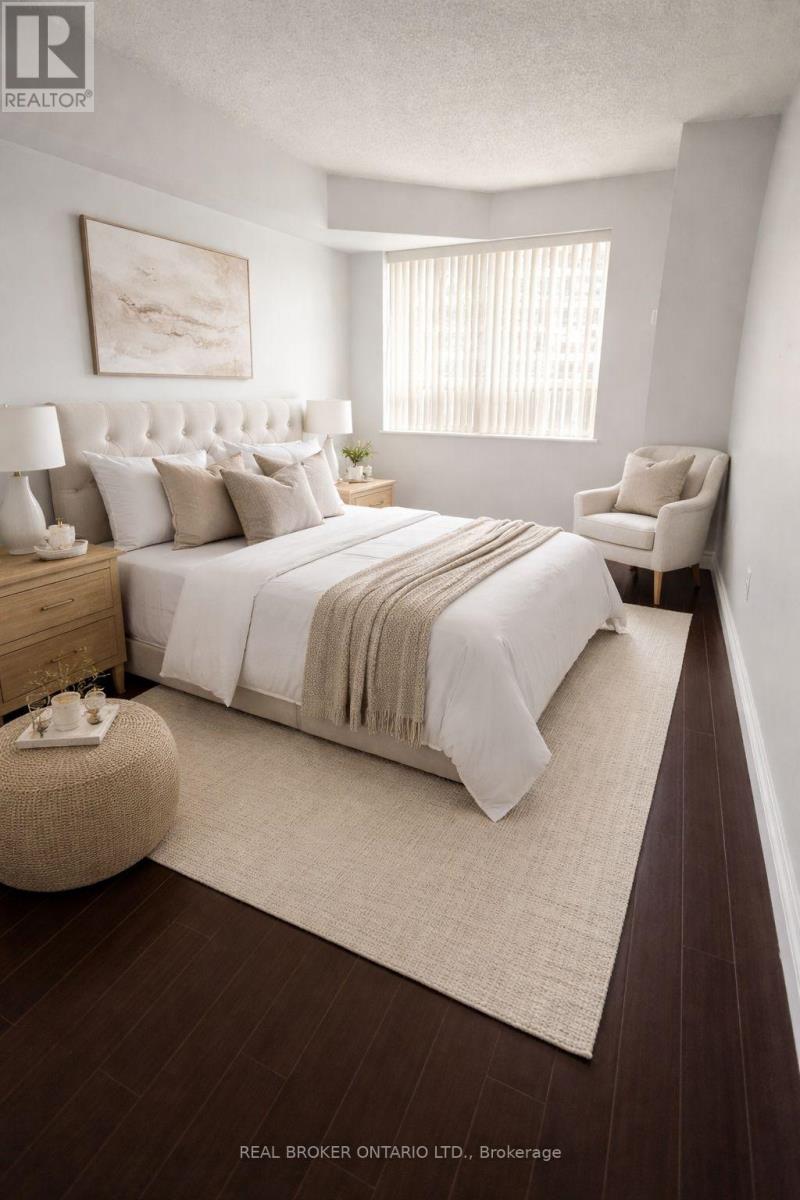 1509 - 325 Webb Drive, Mississauga, Ontario  L5B 3Z9 - Photo 2 - W12930154