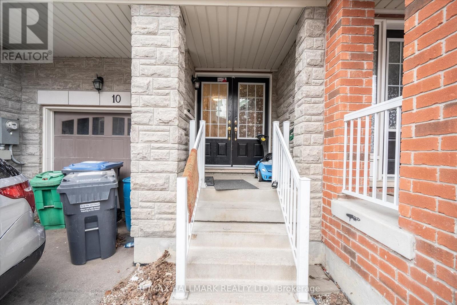 10 Rabbit Run Way, Brampton, Ontario  L6Z 0J2 - Photo 3 - W12936468