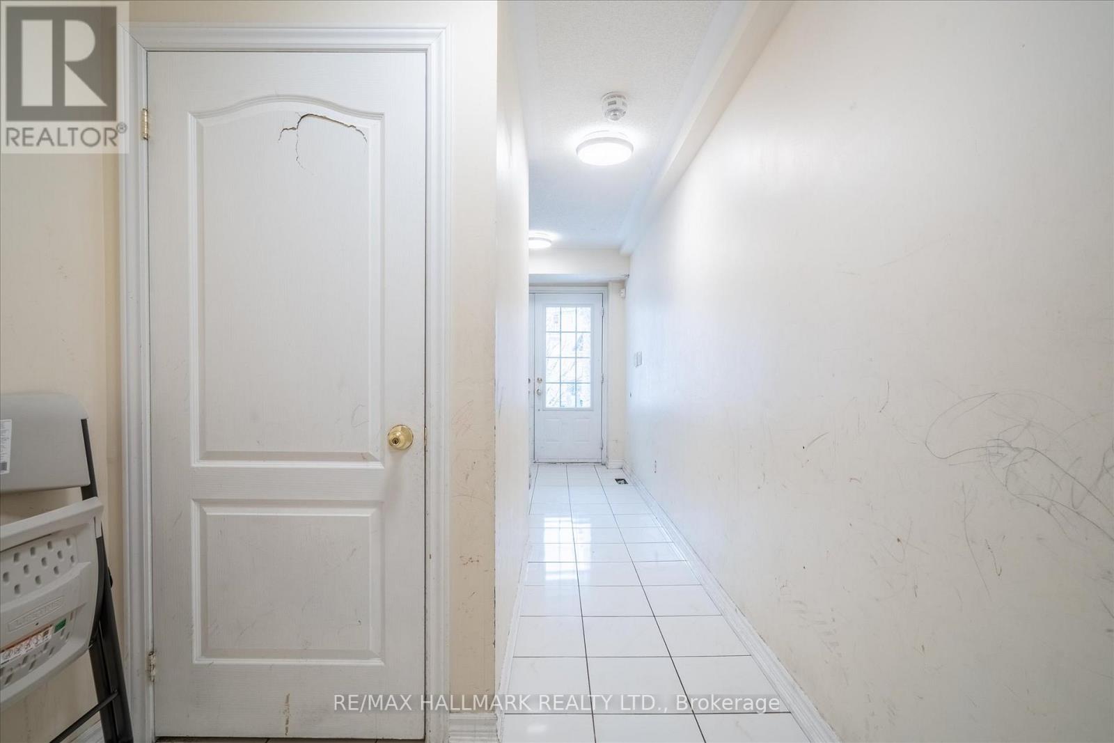 10 Rabbit Run Way, Brampton, Ontario  L6Z 0J2 - Photo 4 - W12936468