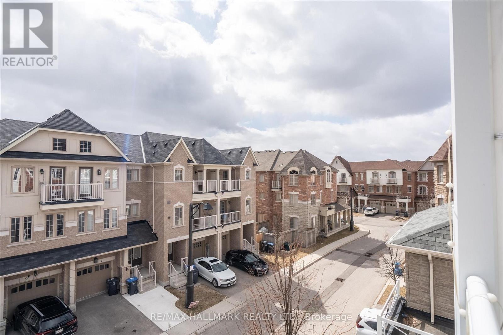 10 Rabbit Run Way, Brampton, Ontario  L6Z 0J2 - Photo 6 - W12936468