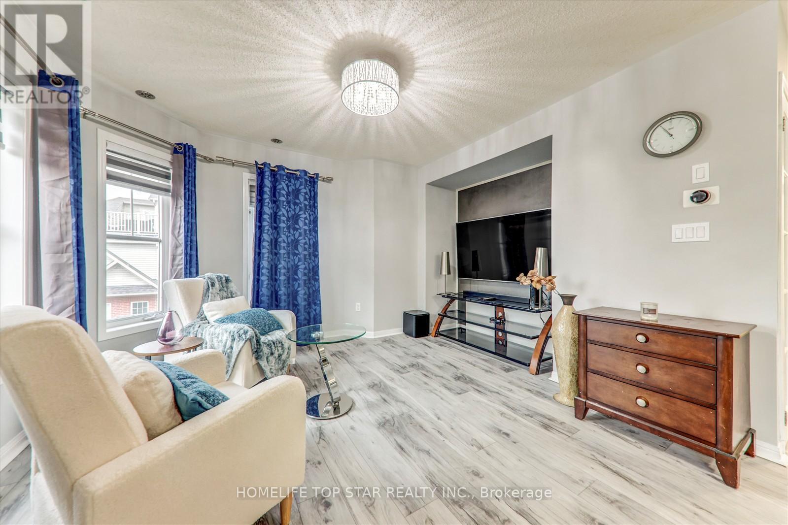 6 - 710 Neighbourhood Circle, Mississauga, Ontario  L5B 0B4 - Photo 12 - W12936472