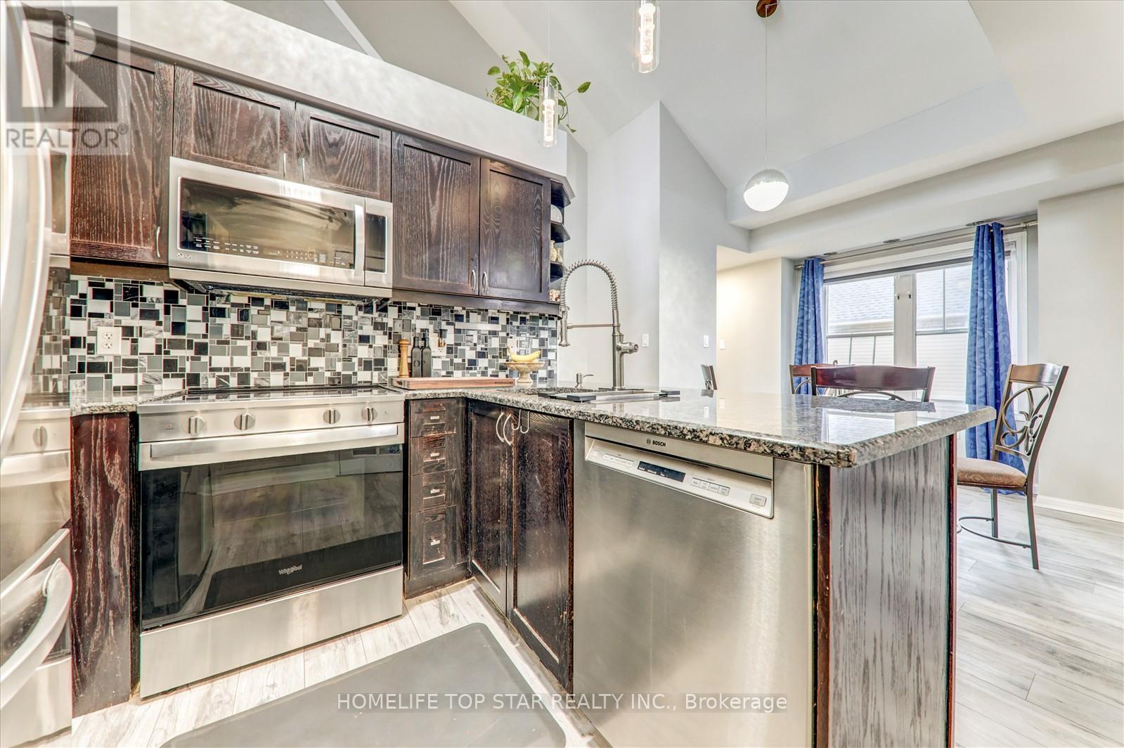 6 - 710 Neighbourhood Circle, Mississauga, Ontario  L5B 0B4 - Photo 17 - W12936472