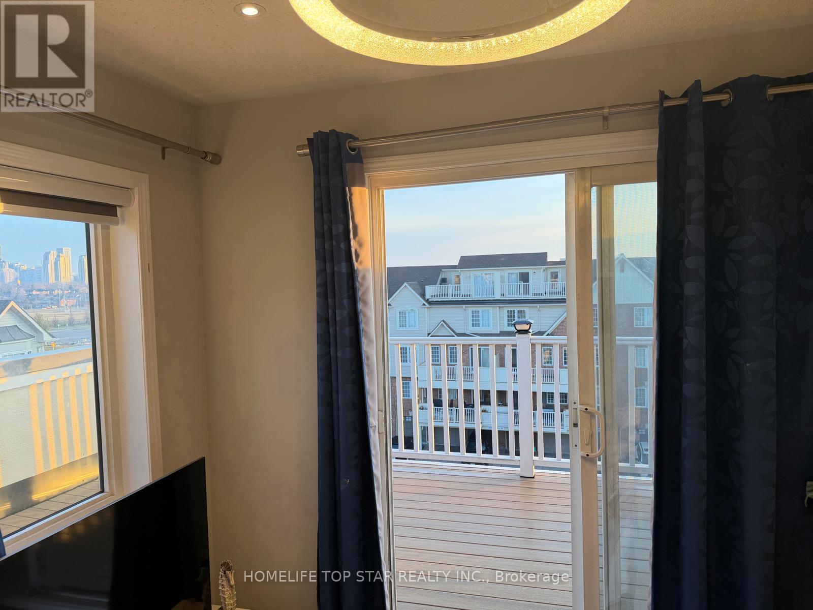 6 - 710 Neighbourhood Circle, Mississauga, Ontario  L5B 0B4 - Photo 29 - W12936472