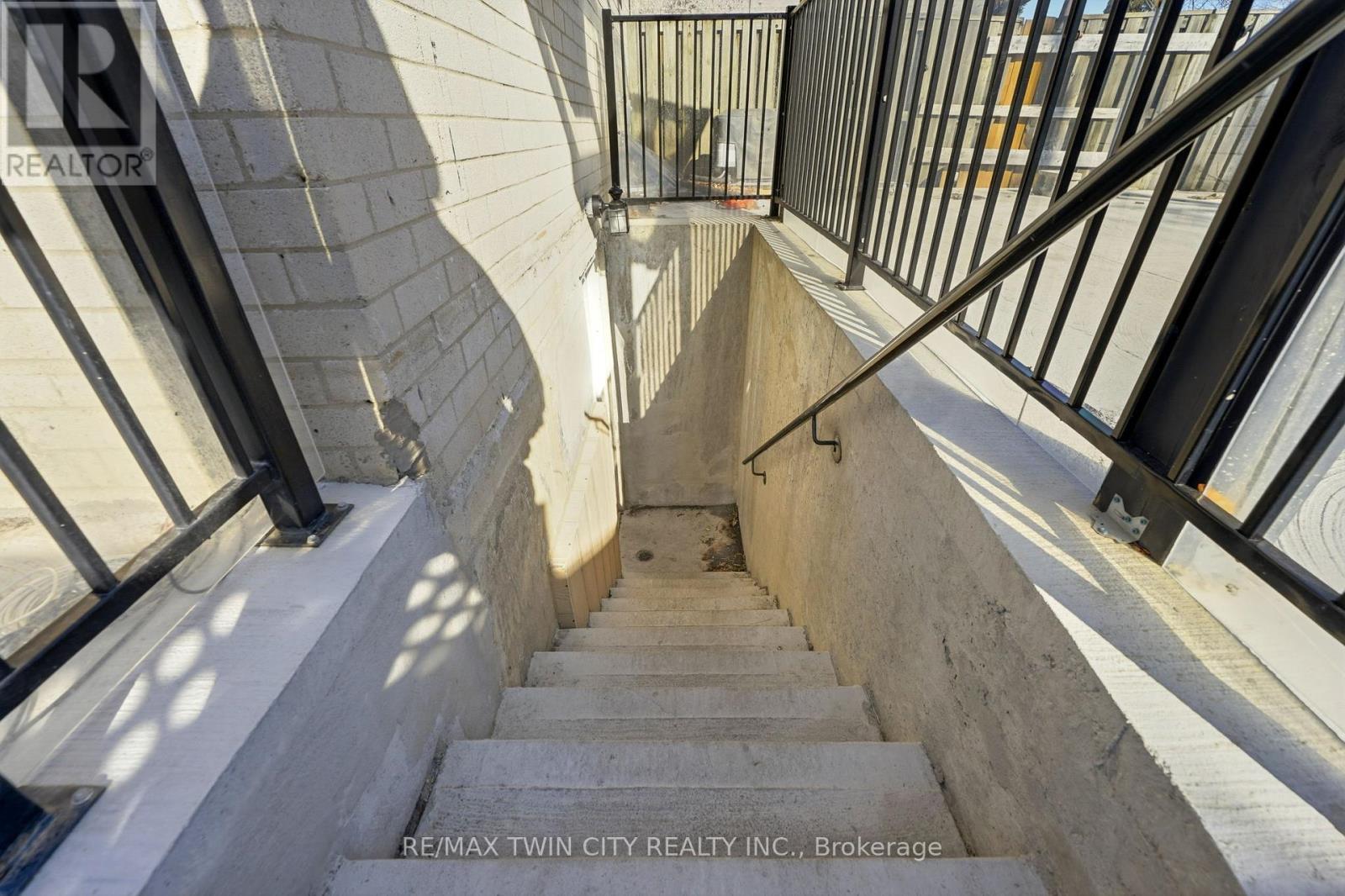 25 Seaborn Road, Brampton, Ontario  L6V 2B8 - Photo 17 - W12936594