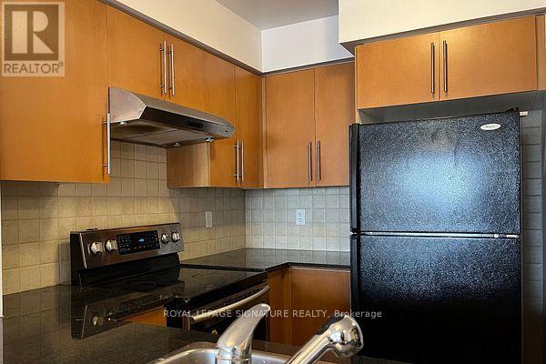 2307 - 310 Burnhamthorpe Road W, Mississauga, Ontario  L5B 3Y5 - Photo 10 - W12936616