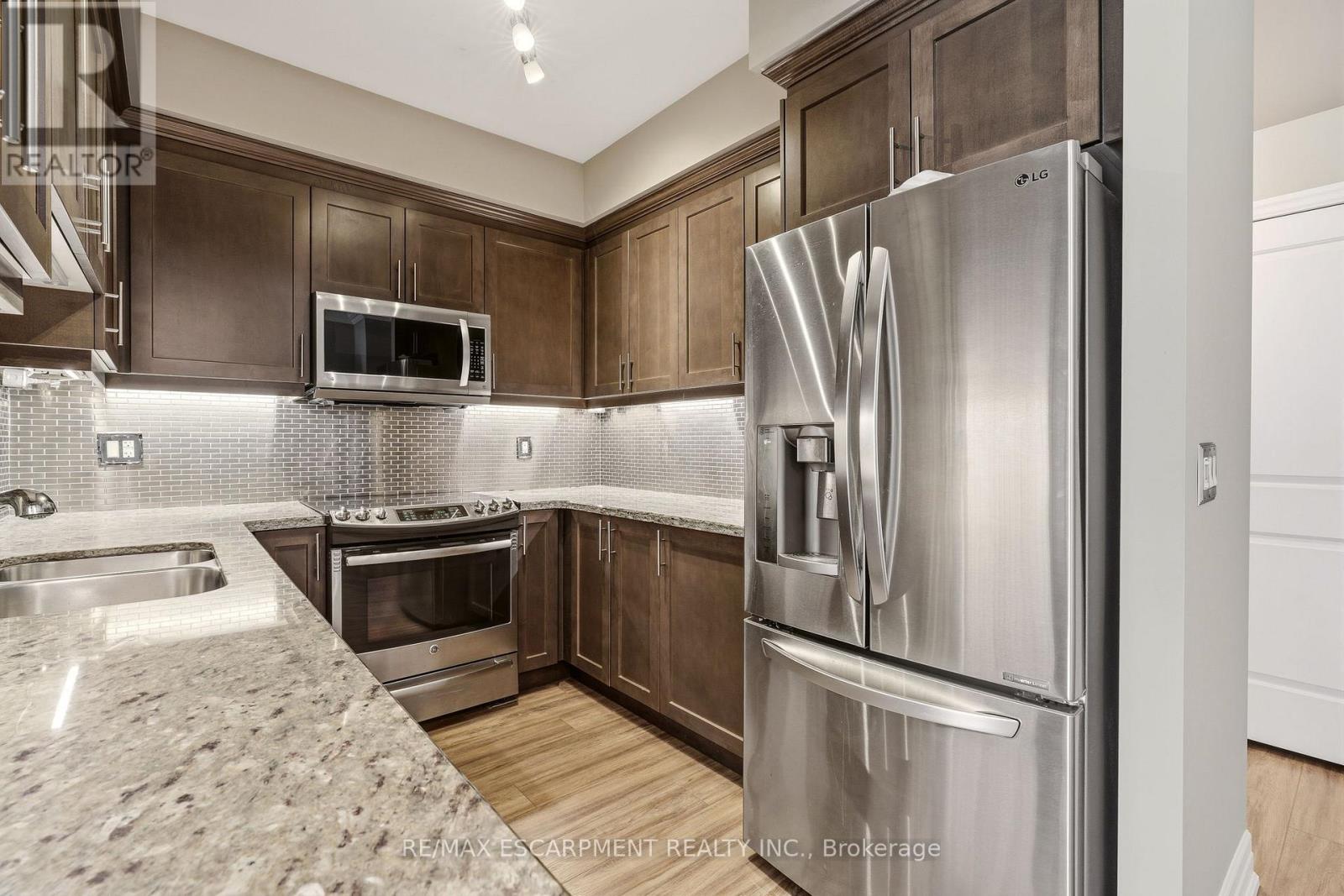 308 - 2300 Upper Middle Road, Oakville, Ontario  L6M 0T4 - Photo 14 - W12936622