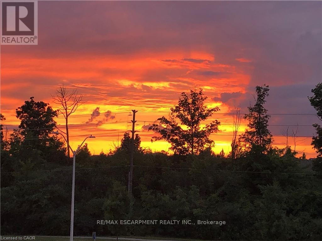 308 - 2300 Upper Middle Road, Oakville, Ontario  L6M 0T4 - Photo 6 - W12936622