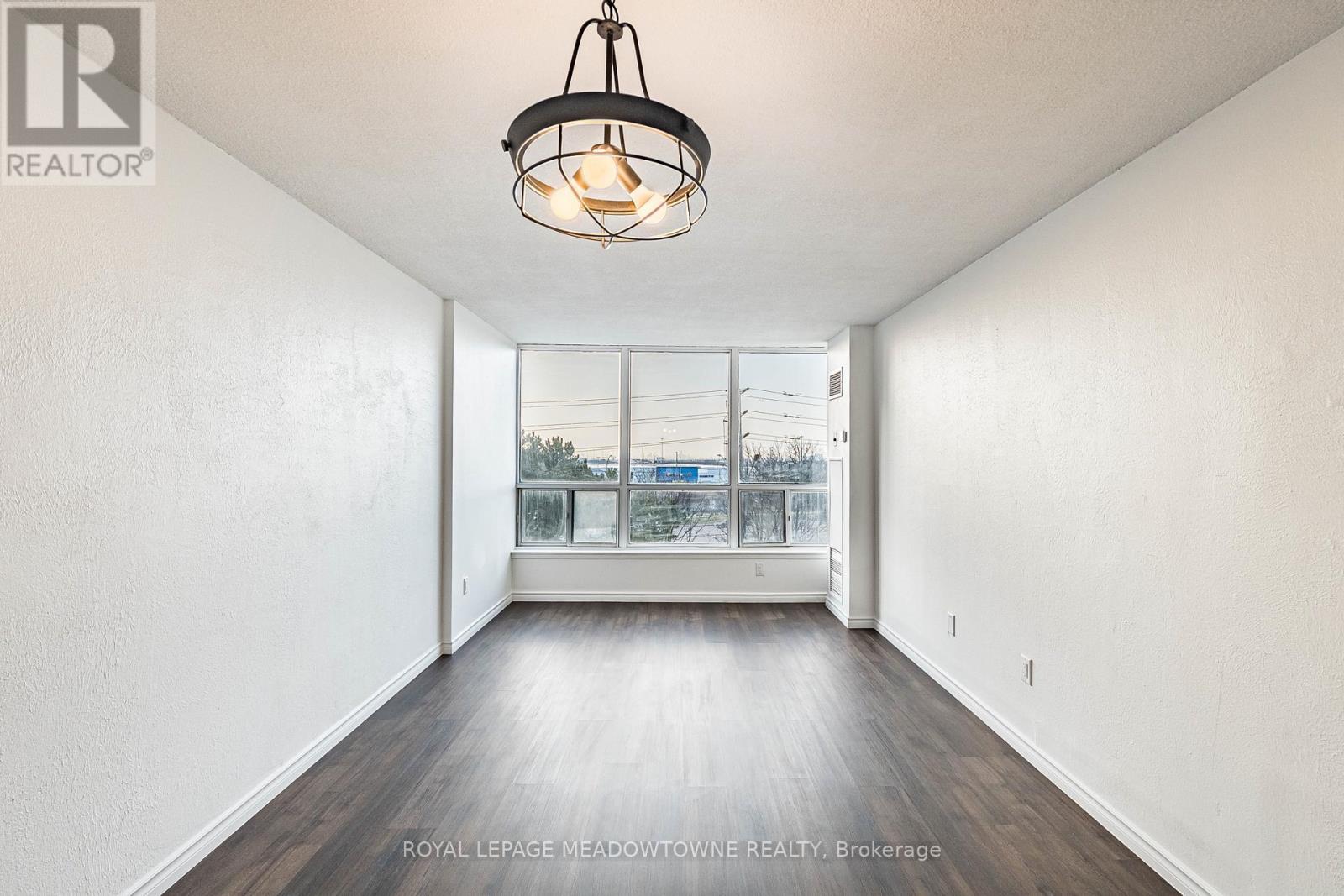 409 - 12 Laurelcrest Street, Brampton, Ontario  L6S 5Y4 - Photo 7 - W12936632