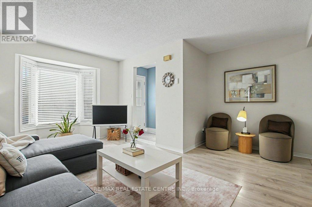 93 - 90 Lawrence Avenue, Orangeville, Ontario  L9W 4J6 - Photo 10 - W12936642