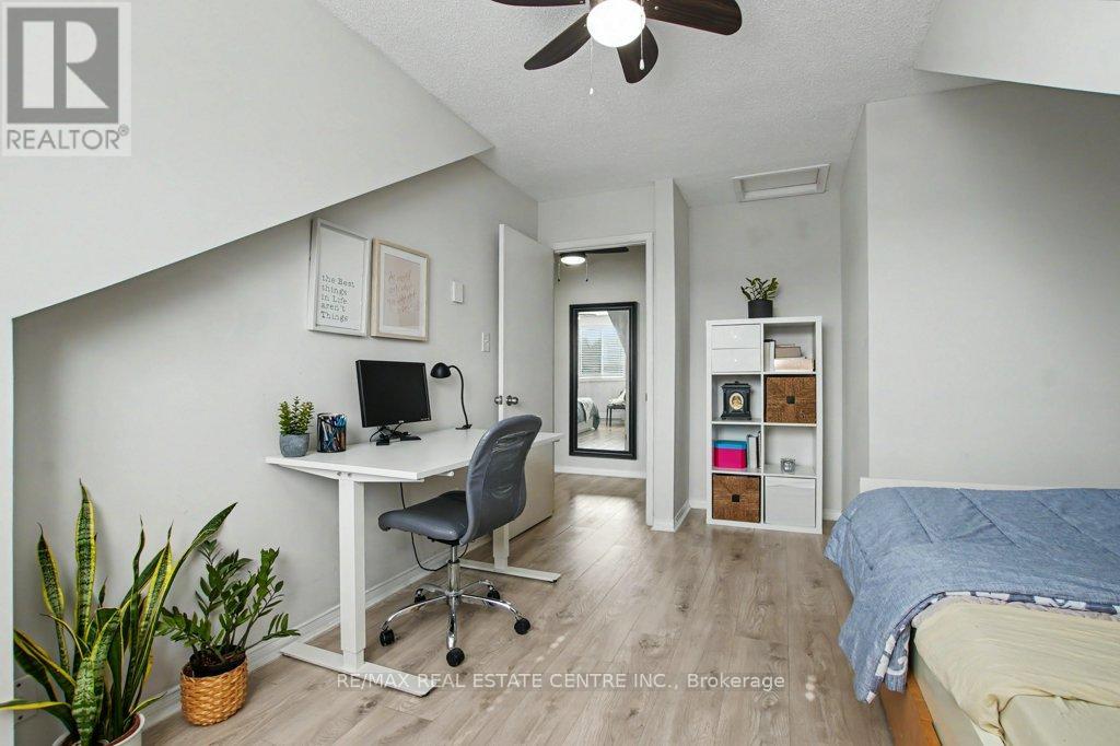 93 - 90 Lawrence Avenue, Orangeville, Ontario  L9W 4J6 - Photo 17 - W12936642