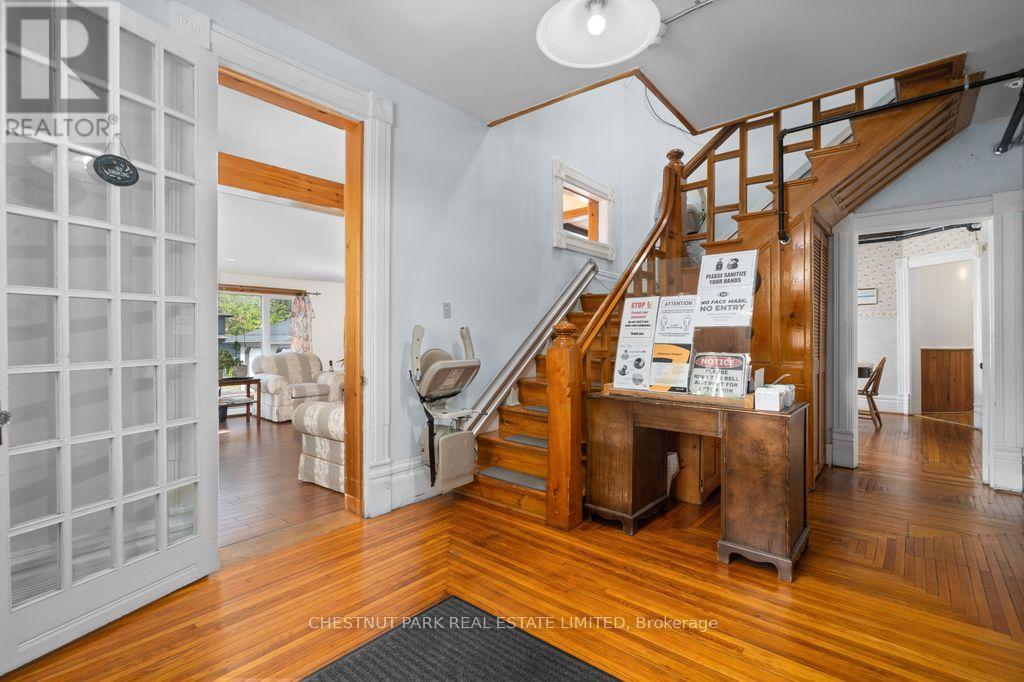 71 Queen Street, Prince Edward County, Ontario K0K 2T0 - Photo 12 - X12849766