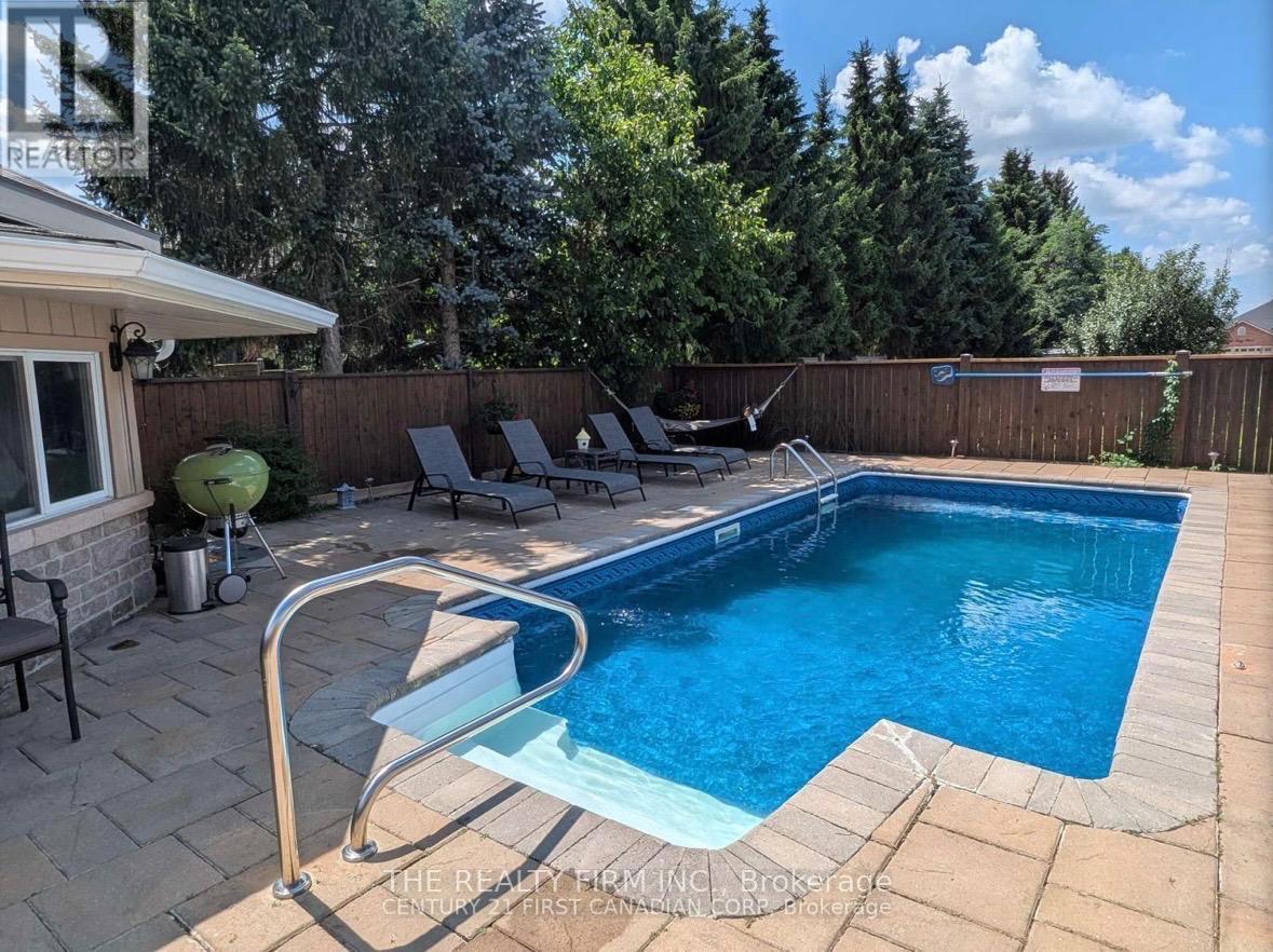 55 Queensway Drive, Strathroy-Caradoc, Ontario  N7G 4M2 - Photo 34 - X12730216