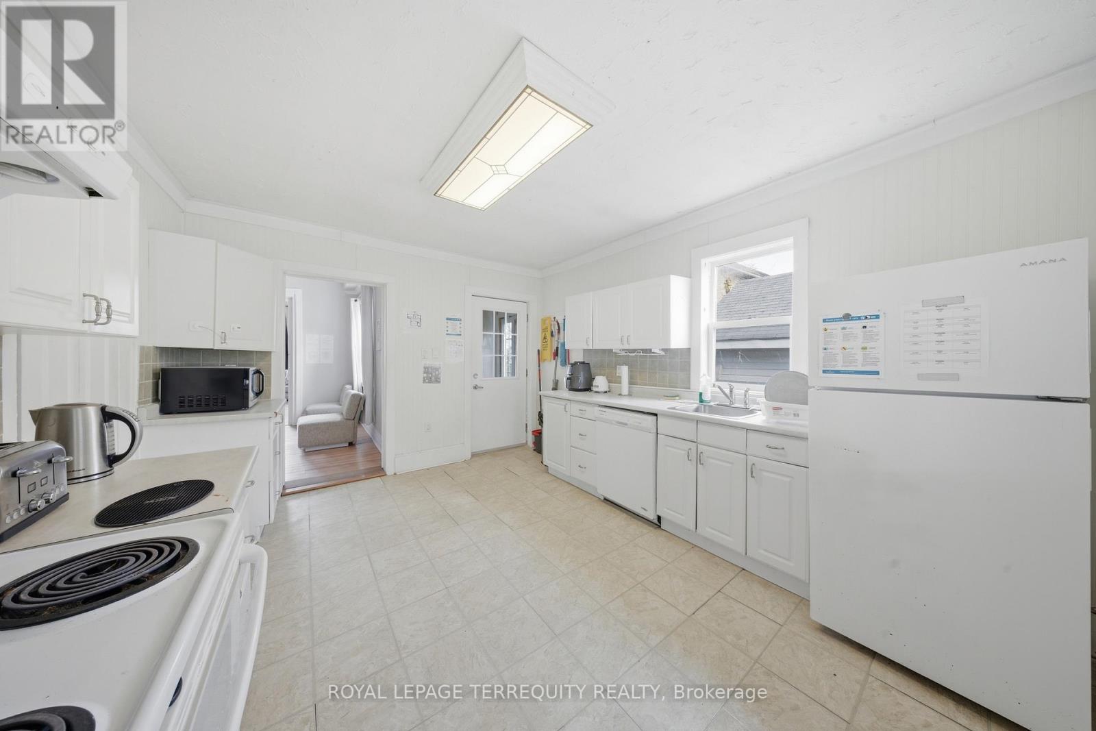 28 Railway Street, Blandford-Blenheim, Ontario  N0J 1V0 - Photo 17 - X12936484