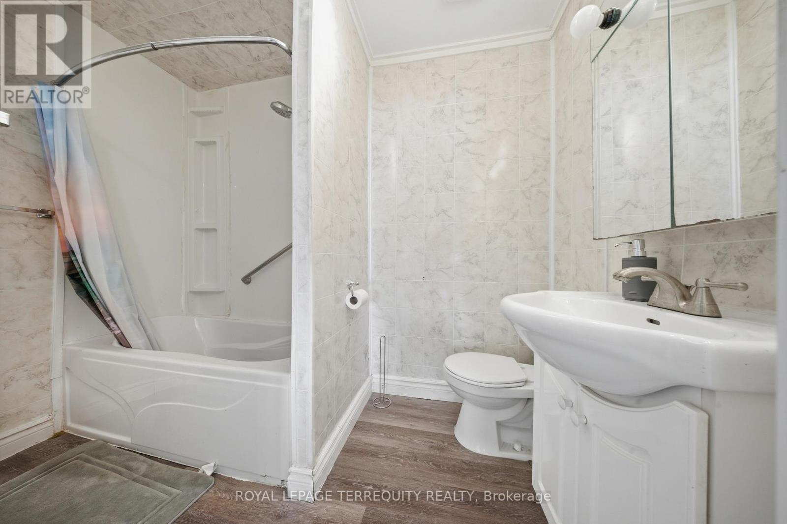 28 Railway Street, Blandford-Blenheim, Ontario  N0J 1V0 - Photo 23 - X12936484