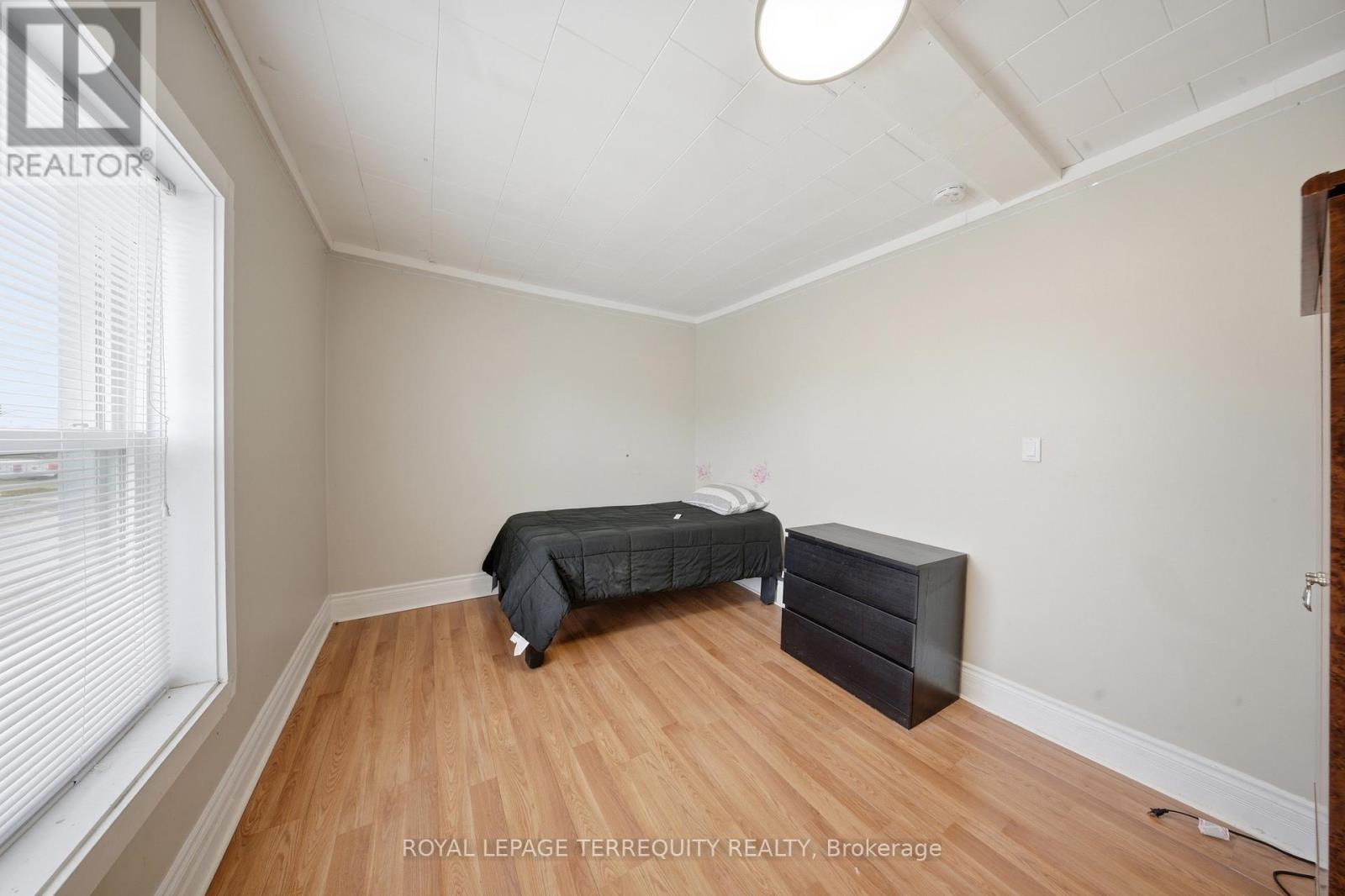 28 Railway Street, Blandford-Blenheim, Ontario  N0J 1V0 - Photo 25 - X12936484