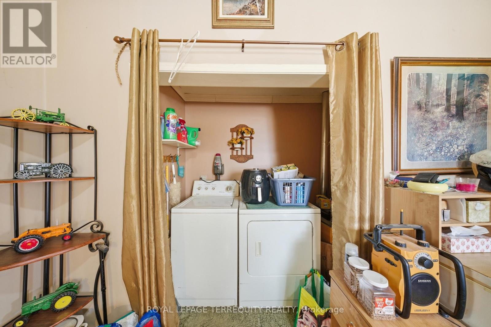 28 Railway Street, Blandford-Blenheim, Ontario  N0J 1V0 - Photo 33 - X12936484