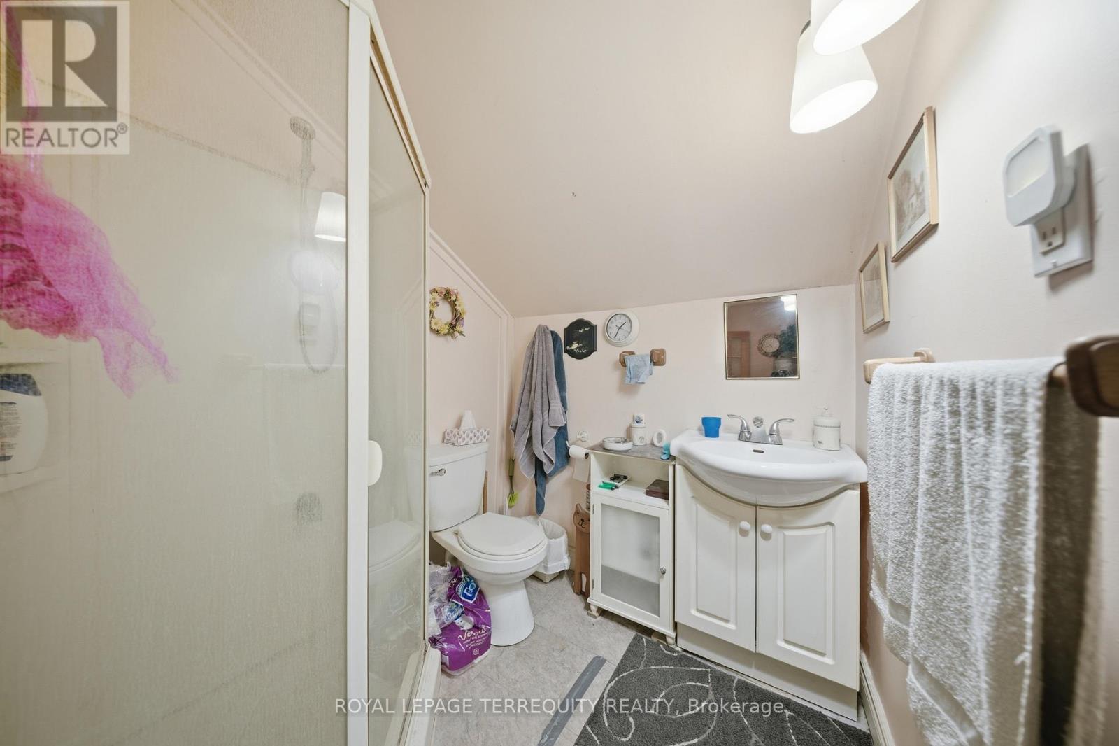 28 Railway Street, Blandford-Blenheim, Ontario  N0J 1V0 - Photo 39 - X12936484