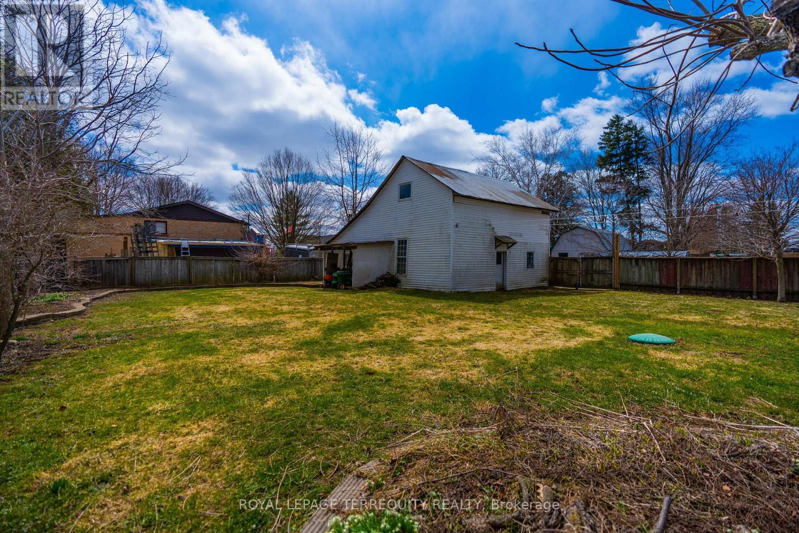 28 Railway Street, Blandford-Blenheim, Ontario  N0J 1V0 - Photo 43 - X12936484