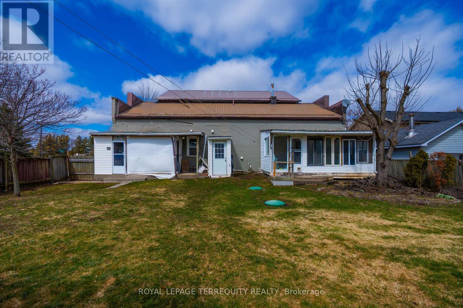 28 Railway Street, Blandford-Blenheim, Ontario  N0J 1V0 - Photo 44 - X12936484
