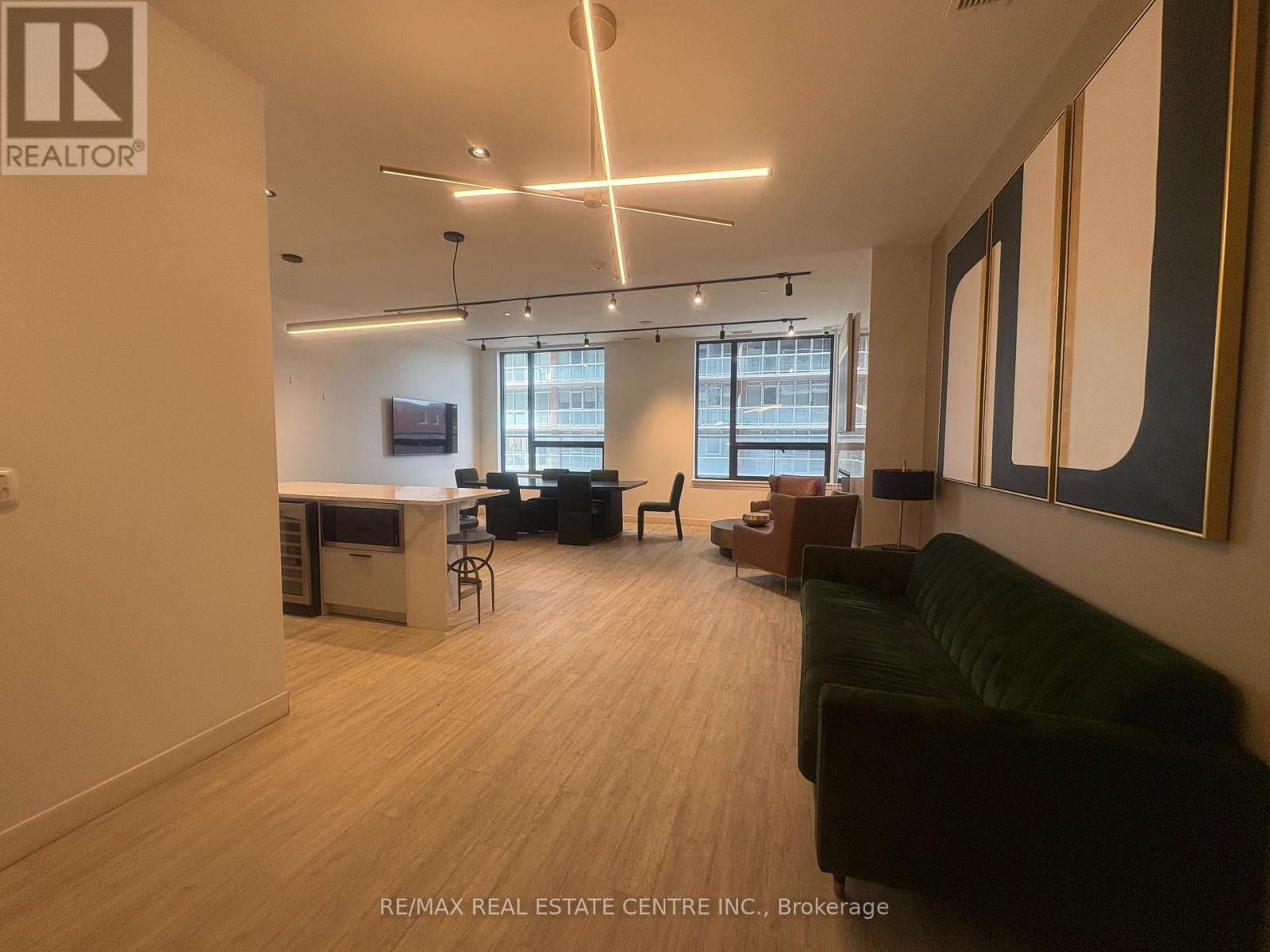 801 - 180 George Street, Ottawa, Ontario  K1N 0G8 - Photo 13 - X12936486