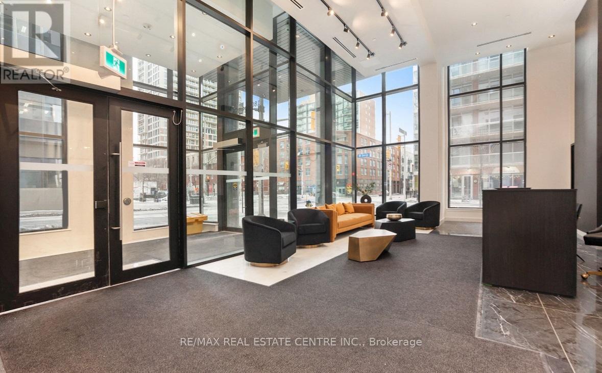 801 - 180 George Street, Ottawa, Ontario  K1N 0G8 - Photo 2 - X12936486