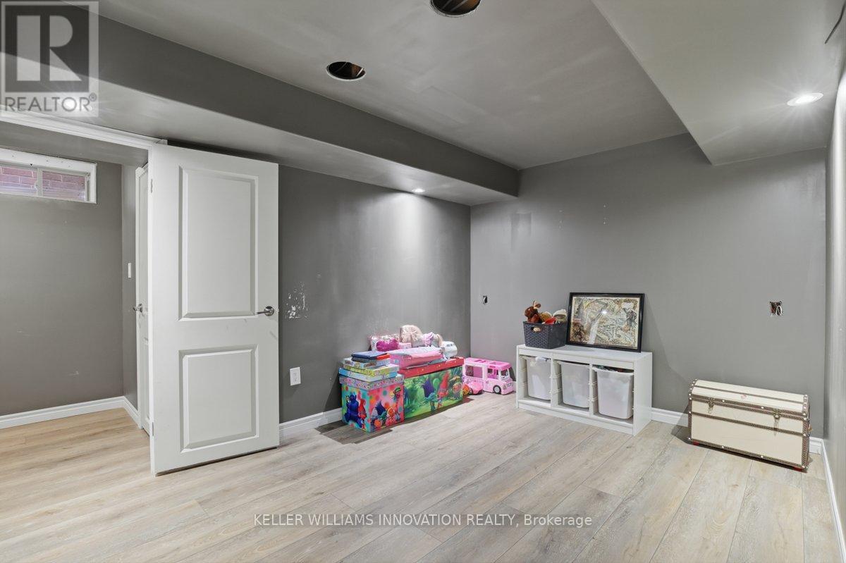 18 Vic Chambers Place, Brant, Ontario  N3L 0E6 - Photo 23 - X12936558