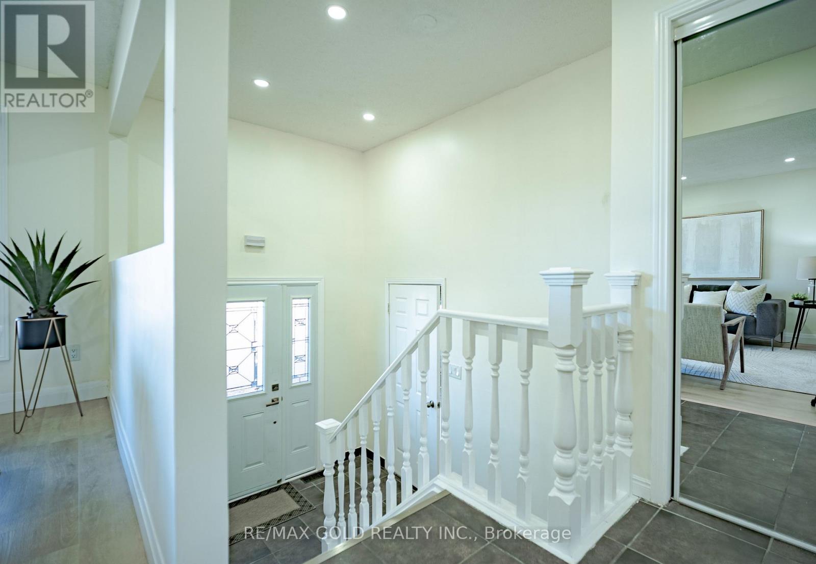 23 Bridlewood Drive, Welland, Ontario  L3C 6J7 - Photo 10 - X12936590