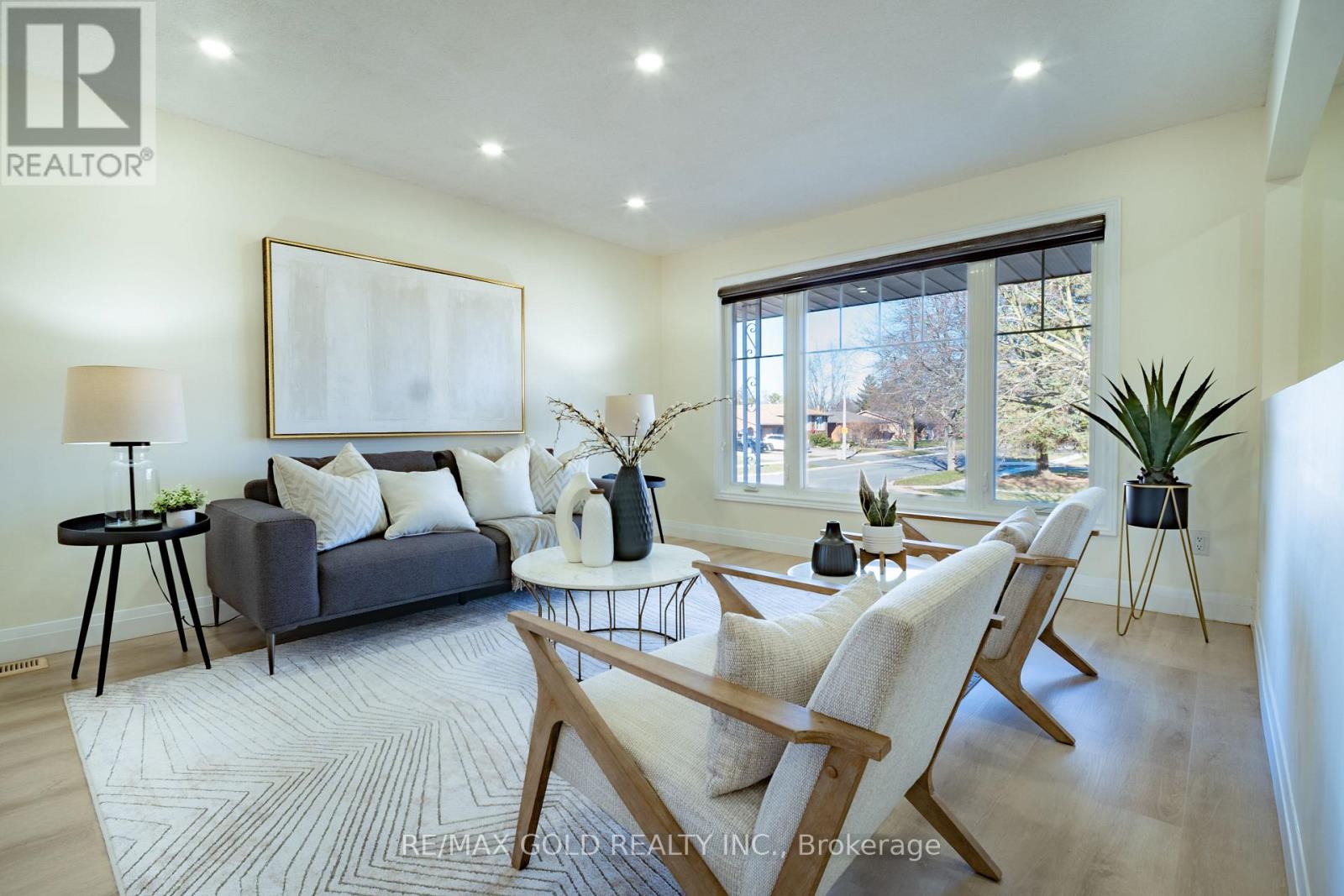 23 Bridlewood Drive, Welland, Ontario  L3C 6J7 - Photo 3 - X12936590