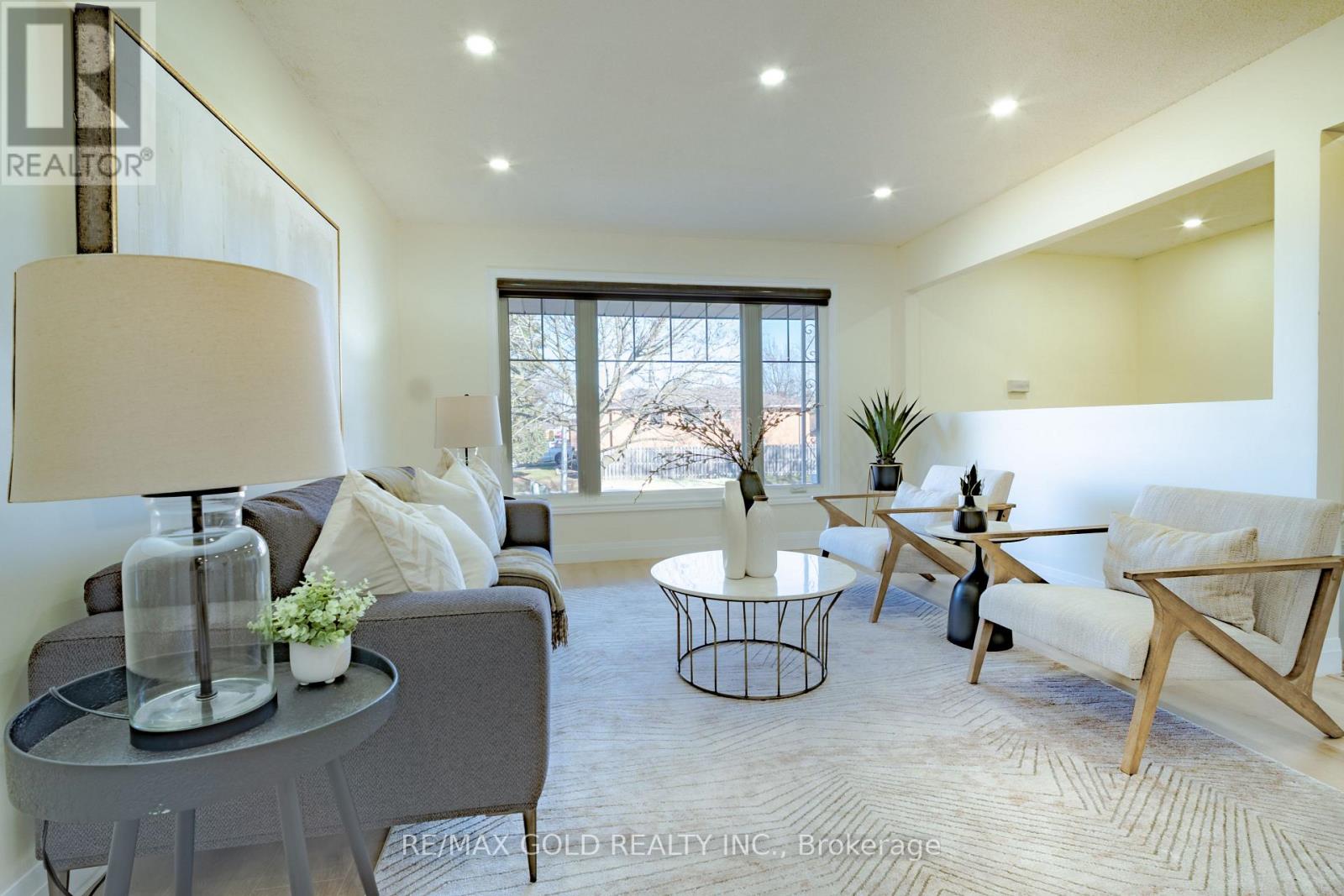 23 Bridlewood Drive, Welland, Ontario  L3C 6J7 - Photo 4 - X12936590