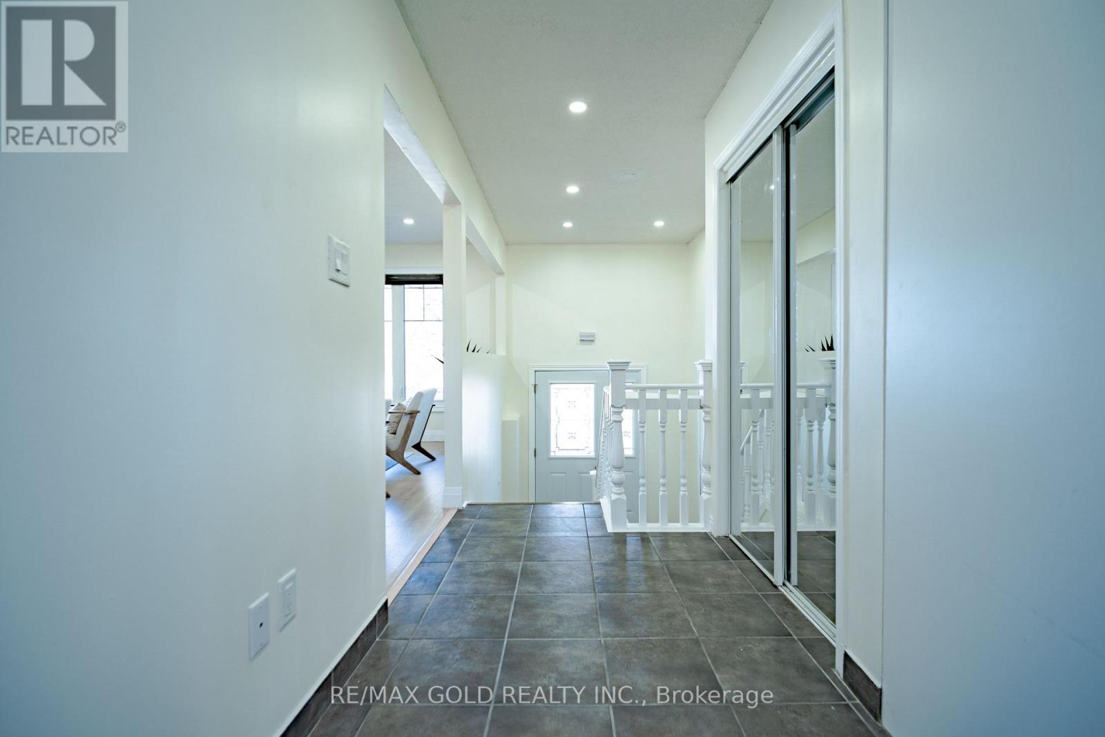 23 Bridlewood Drive, Welland, Ontario  L3C 6J7 - Photo 9 - X12936590