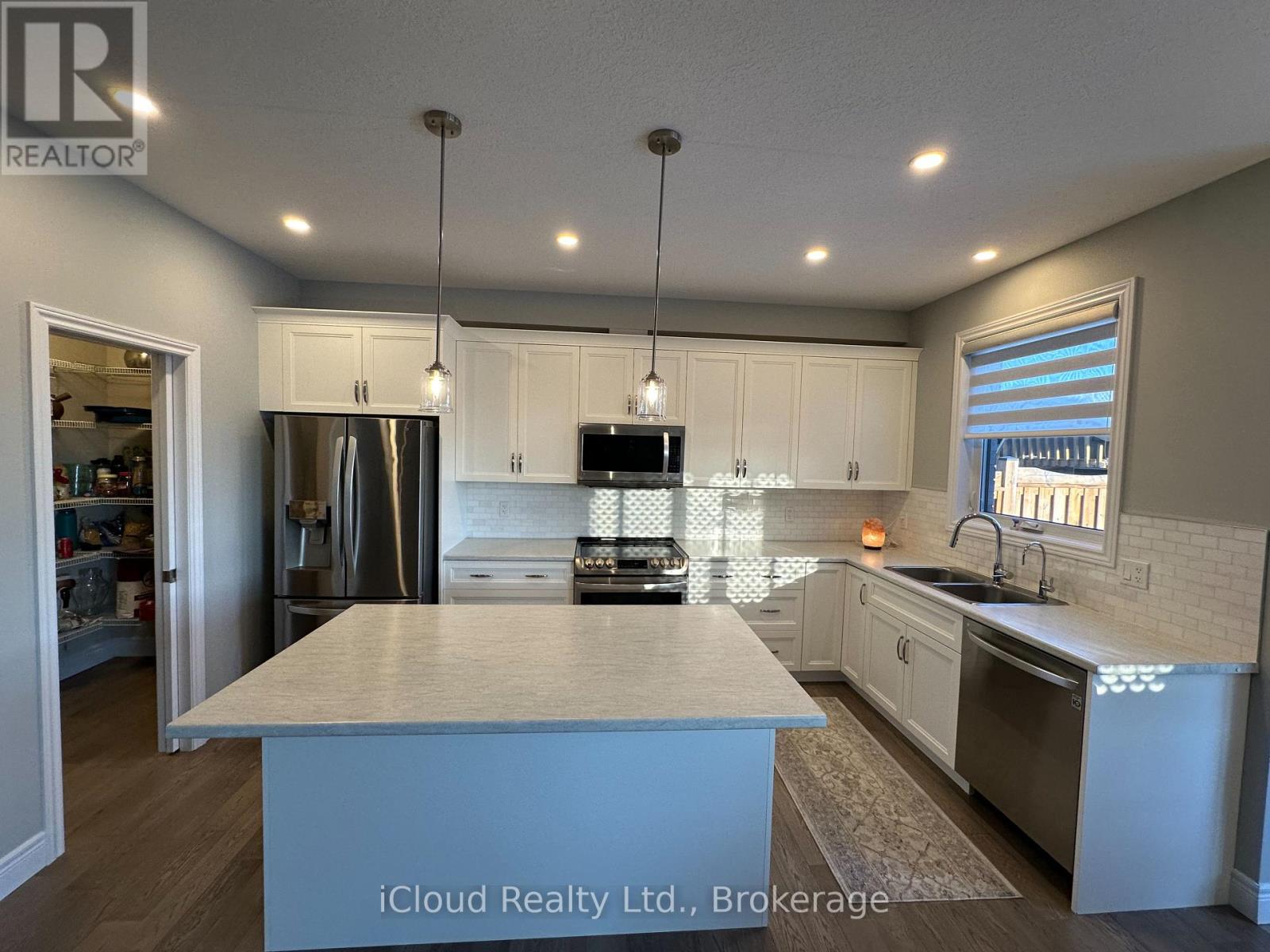 106 Queensgate Crescent, Woolwich, Ontario  N0B 1M0 - Photo 10 - X12936626