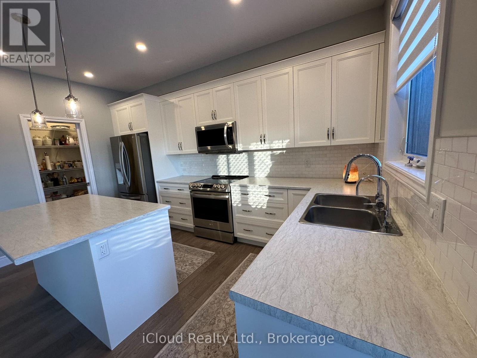 106 Queensgate Crescent, Woolwich, Ontario  N0B 1M0 - Photo 11 - X12936626