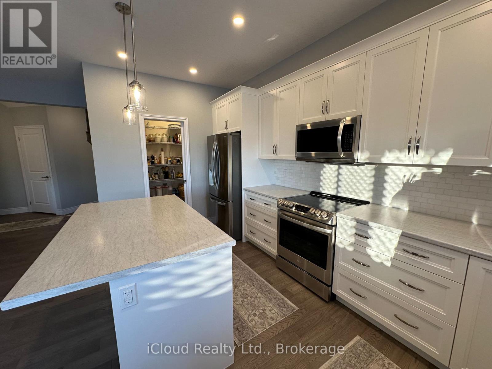 106 Queensgate Crescent, Woolwich, Ontario  N0B 1M0 - Photo 12 - X12936626