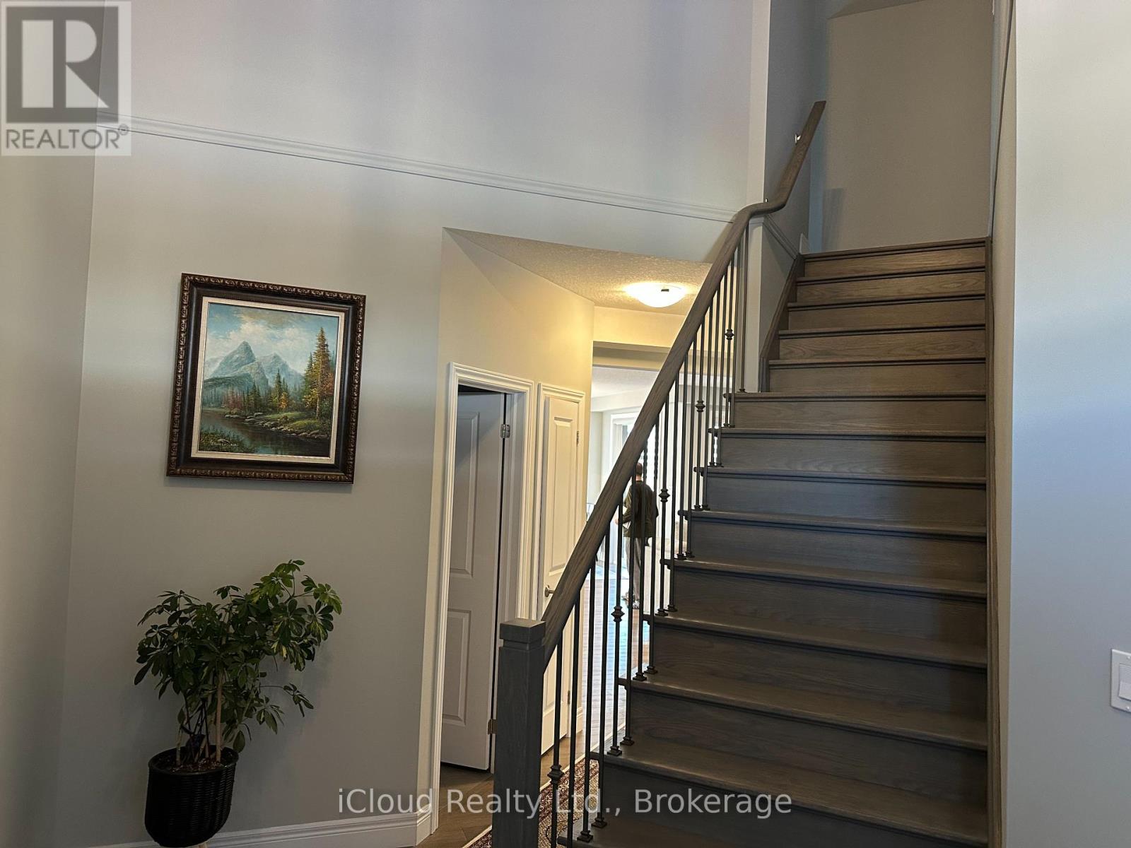 106 Queensgate Crescent, Woolwich, Ontario  N0B 1M0 - Photo 5 - X12936626