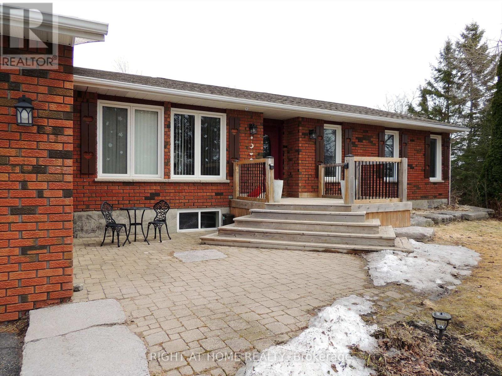 424 Bridle Road, Kawartha Lakes, Ontario  K9V 4R2 - Photo 2 - X12936644