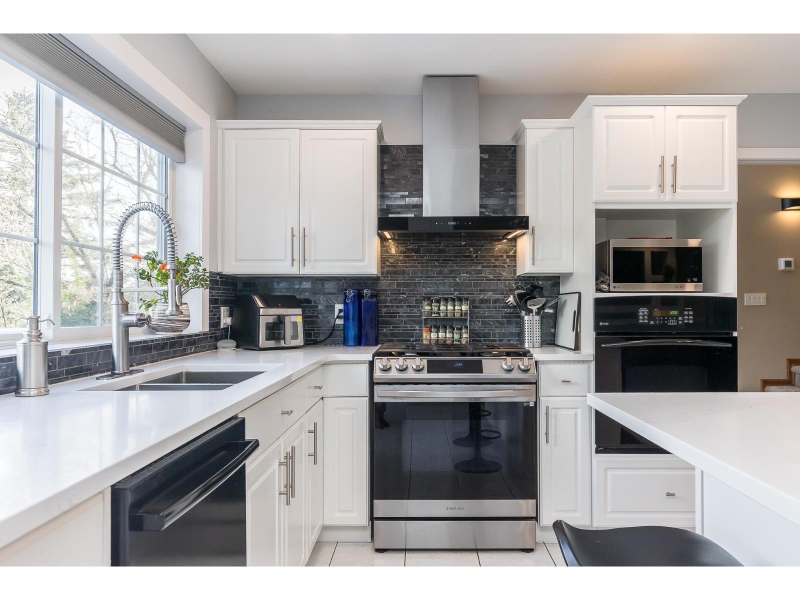 42602 Majuba Hill Road, Majuba Hill, Yarrow, British Columbia  V2R 5H3 - Photo 12 - R3088953