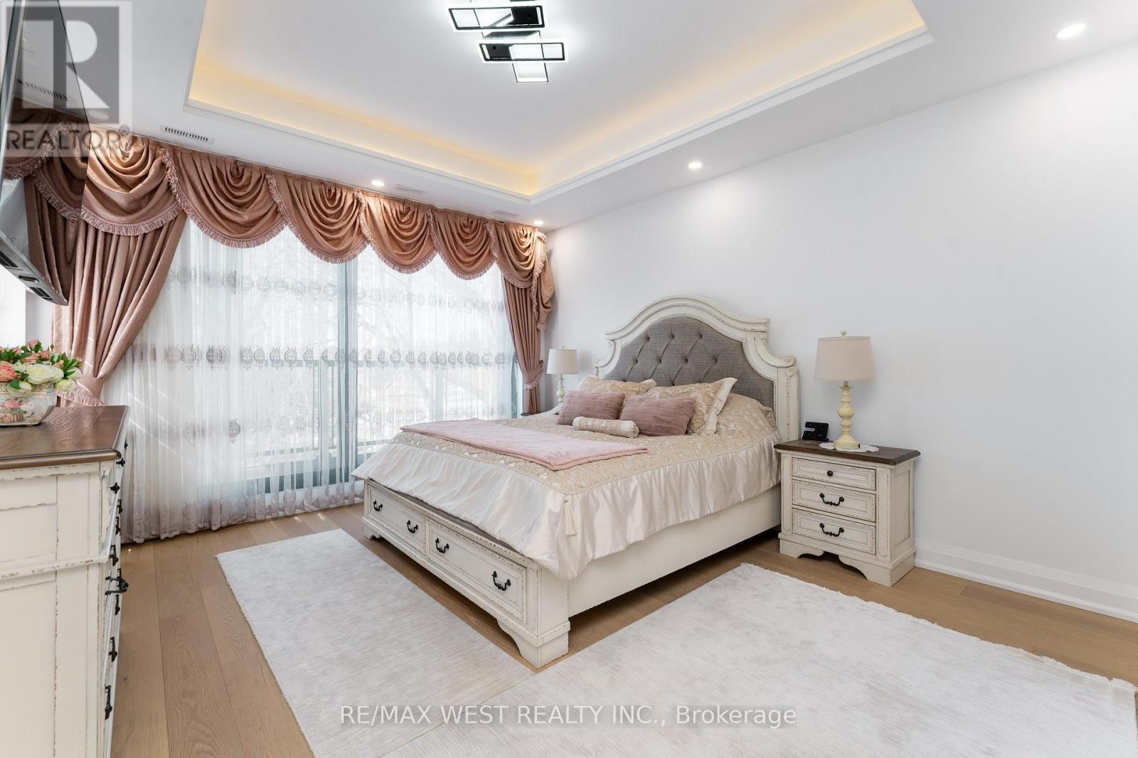 52 Wildwood Avenue, Richmond Hill, Ontario  L4E 3B3 - Photo 19 - N12936278