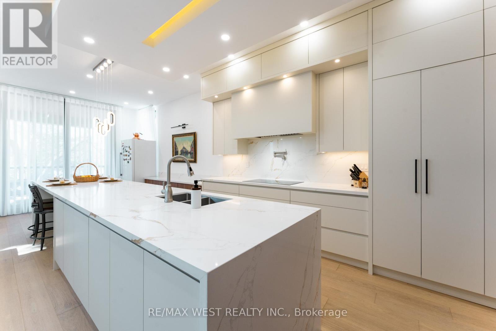 52 Wildwood Avenue, Richmond Hill, Ontario  L4E 3B3 - Photo 12 - N12936278