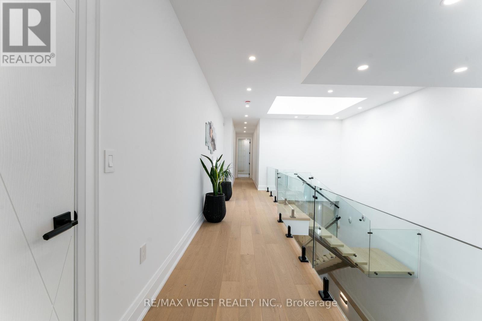 52 Wildwood Avenue, Richmond Hill, Ontario  L4E 3B3 - Photo 25 - N12936278