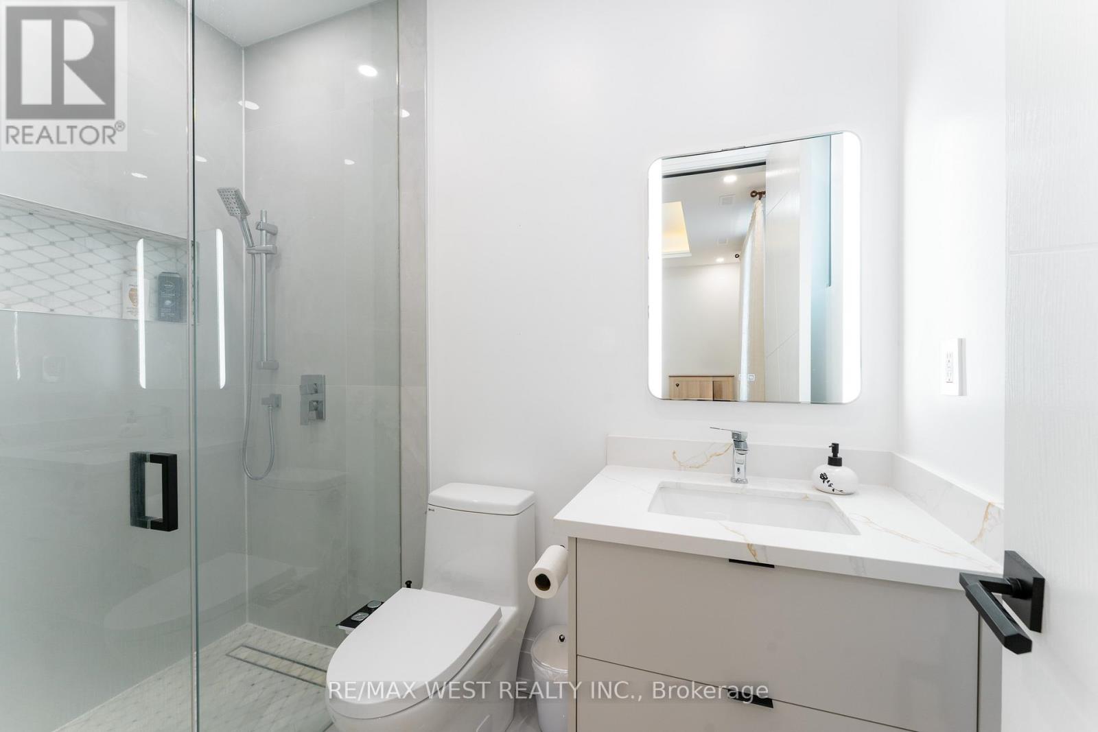 52 Wildwood Avenue, Richmond Hill, Ontario  L4E 3B3 - Photo 27 - N12936278