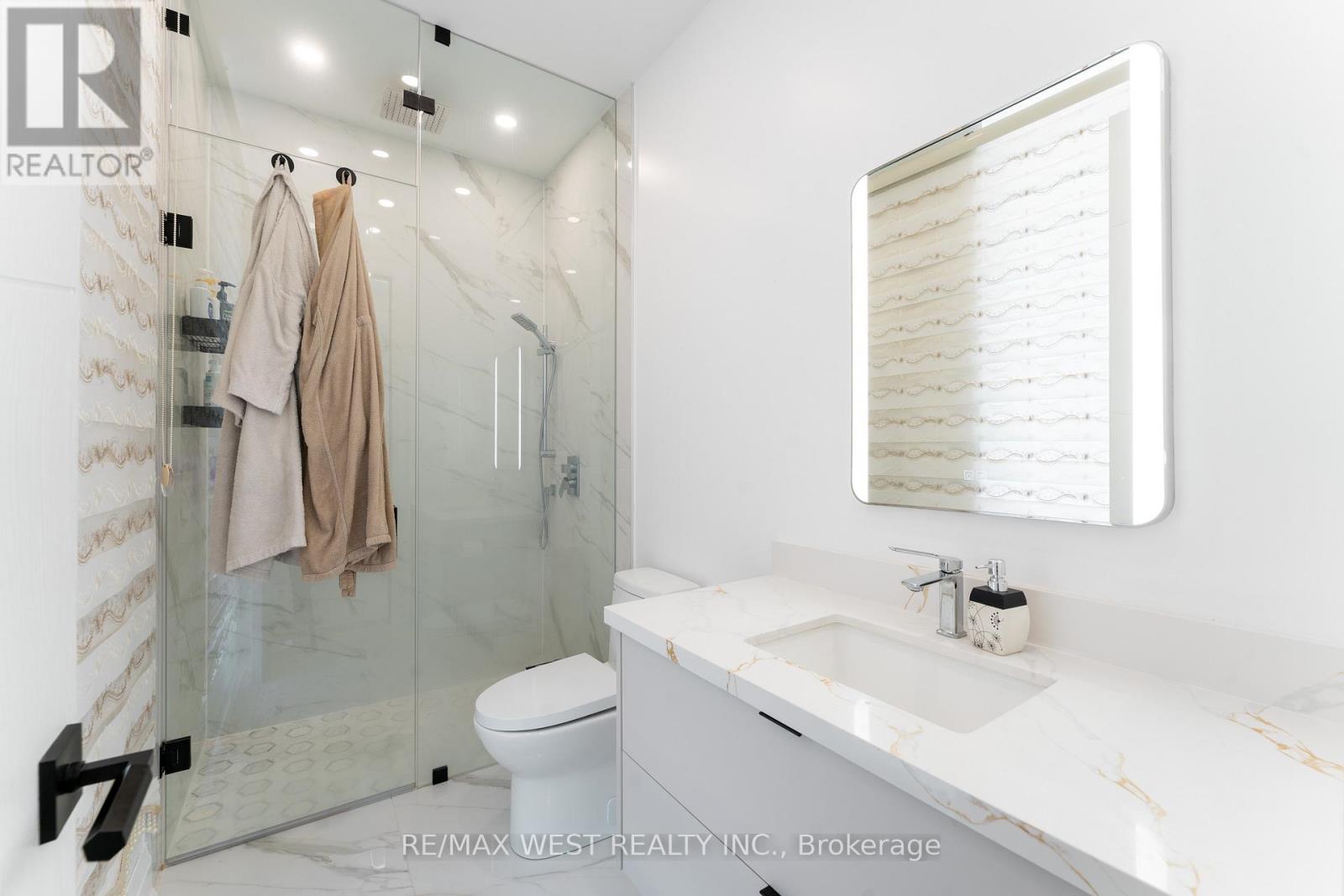 52 Wildwood Avenue, Richmond Hill, Ontario  L4E 3B3 - Photo 30 - N12936278