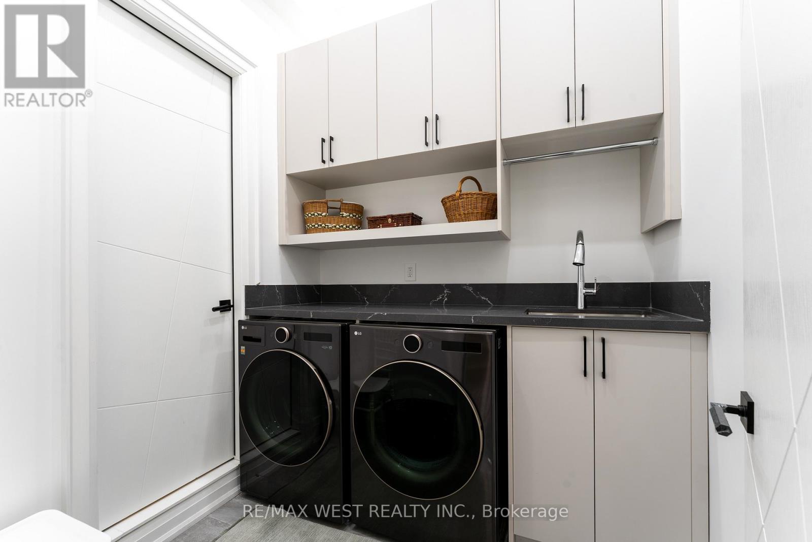 52 Wildwood Avenue, Richmond Hill, Ontario  L4E 3B3 - Photo 37 - N12936278